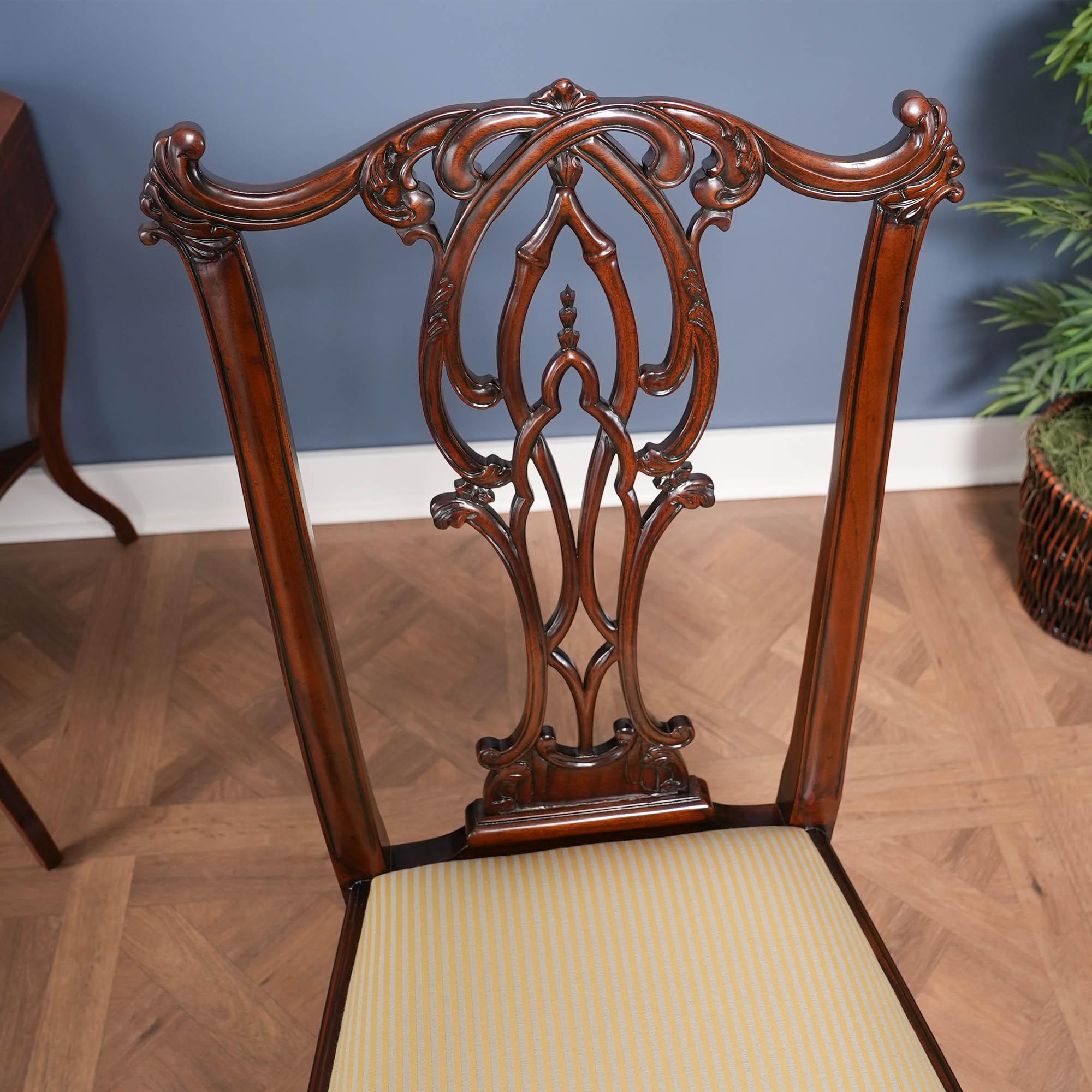 Sedie Chippendale con schienale a fiamma, set da 10 in vendita 12