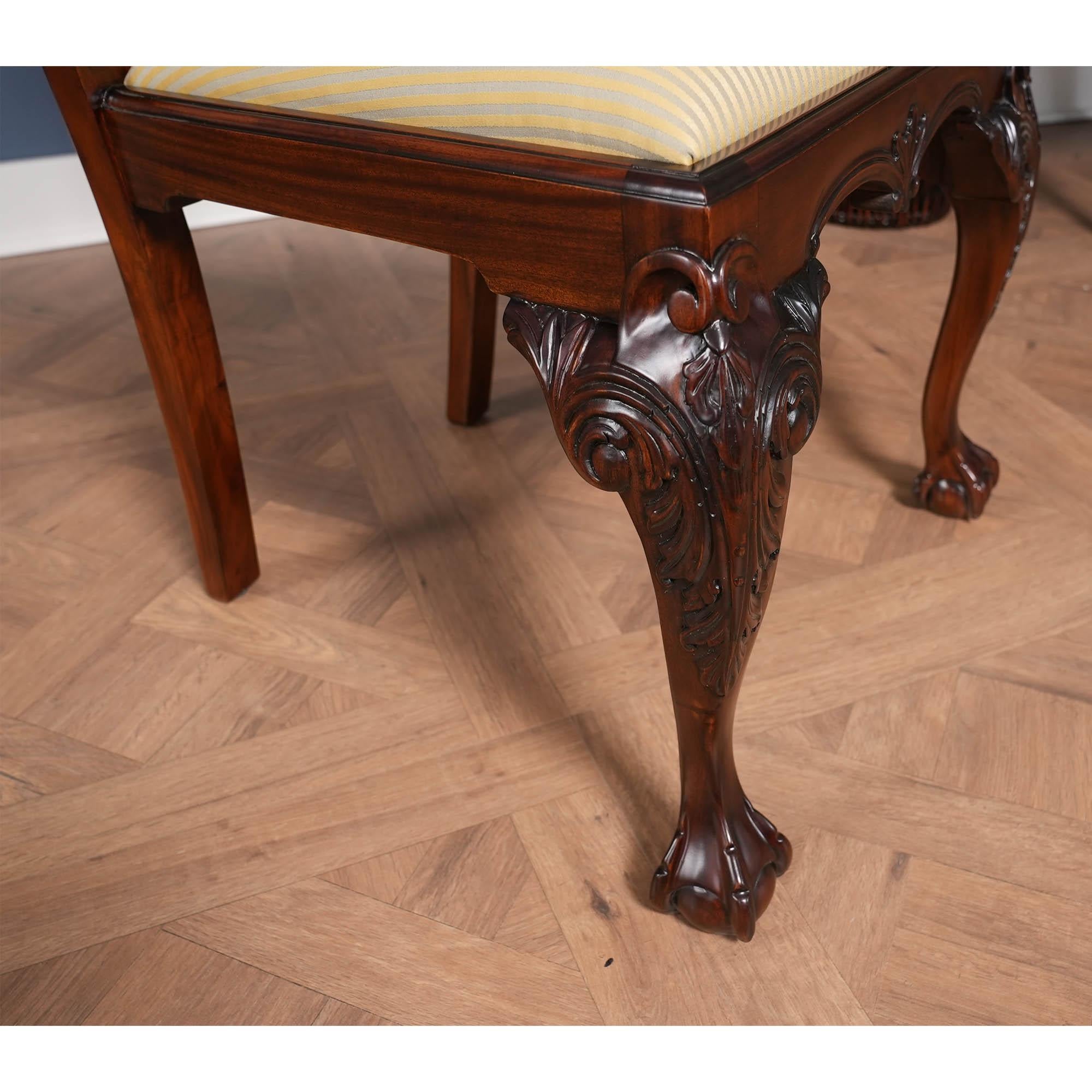 Sedie Chippendale con schienale a fiamma, set da 10 in vendita 13