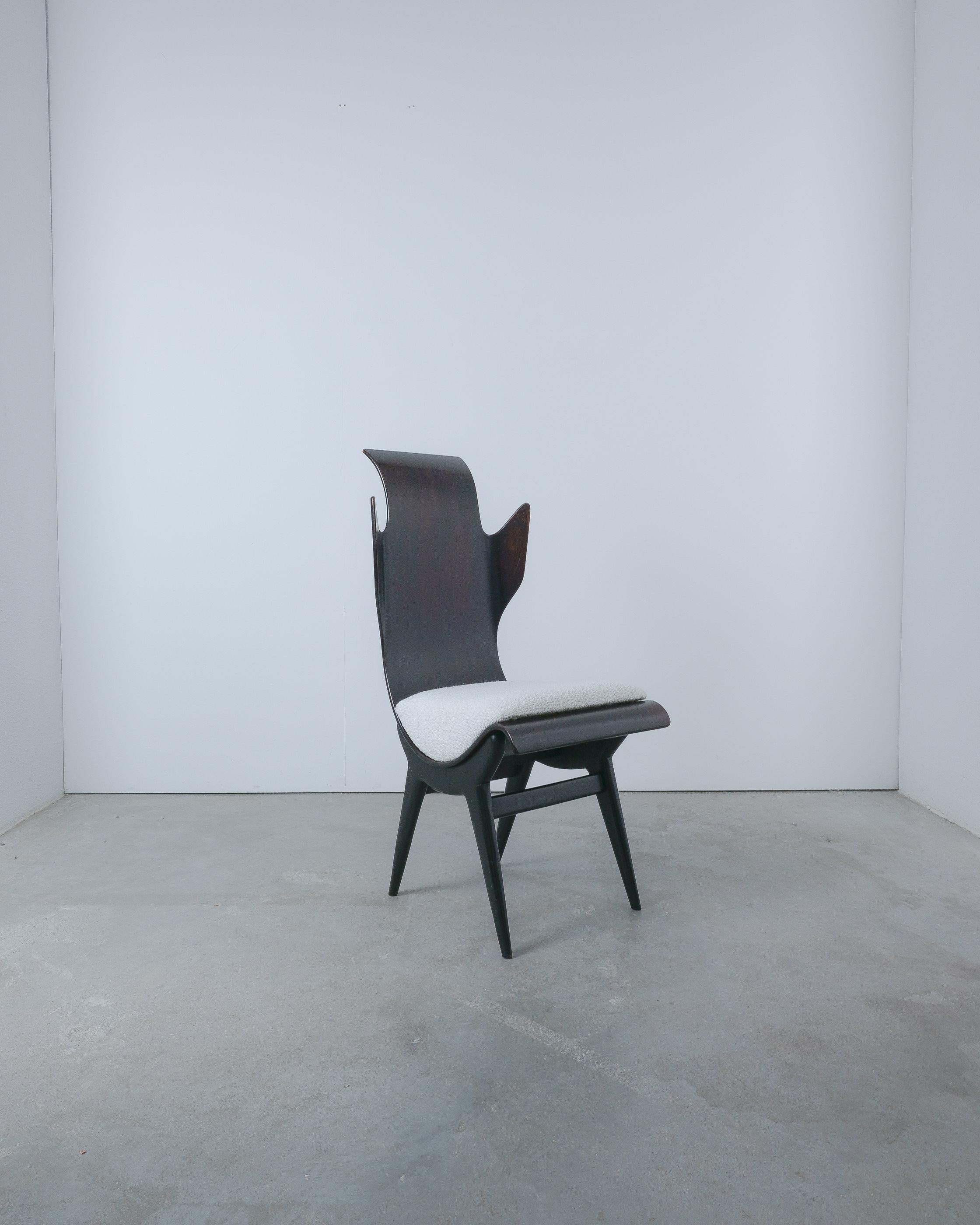 Impiallacciato Flame Chair Sedia in legno di palissandro bianco bouclé di Dante LaTorre, Italia, 1960 in vendita