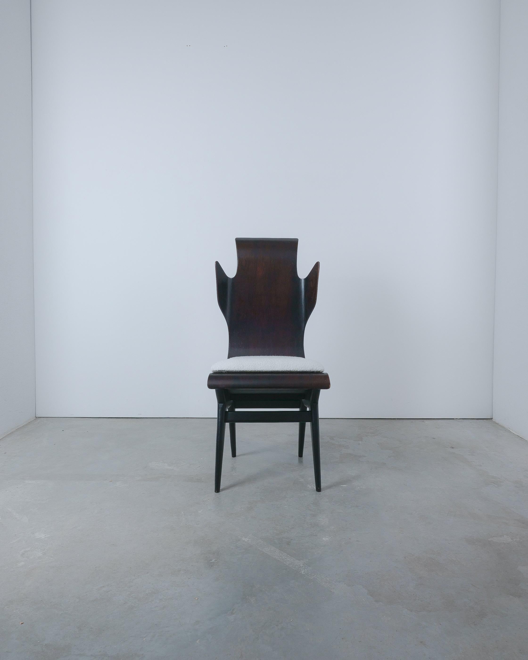 Metà XX secolo Flame Chair Sedia in legno di palissandro bianco bouclé di Dante LaTorre, Italia, 1960 in vendita