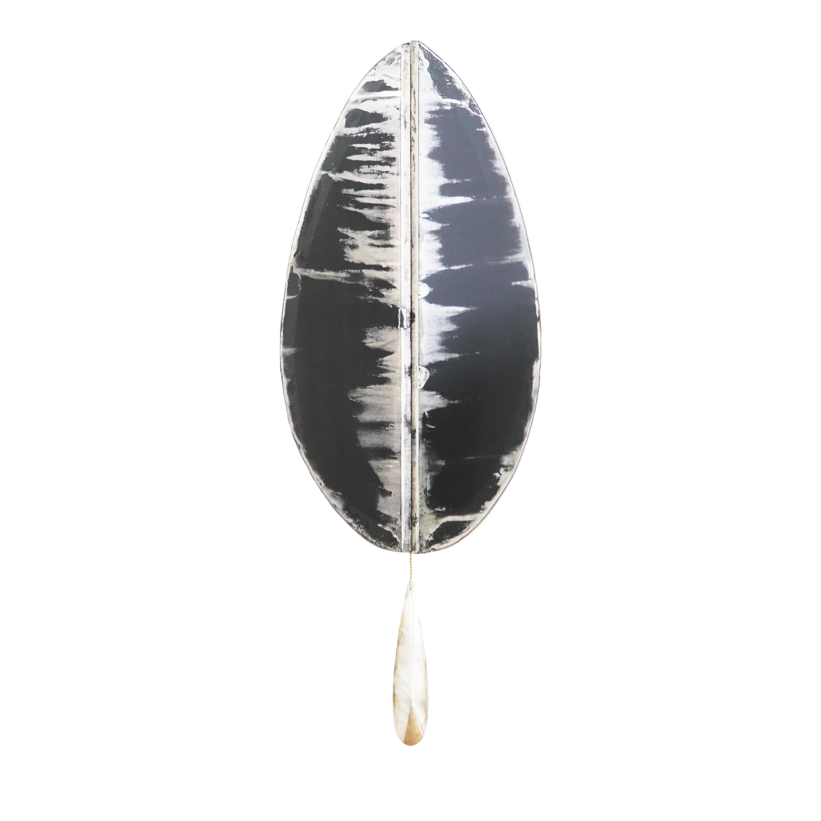 FLAME

Love first’s step

Nature’s beauty has always inspired Sabrina Landini creations - such as these exquisite wall lamps that evoke leaf, fire, candlelight or earrings.
The perfect proposal as an homage to our silvered glass method, the
