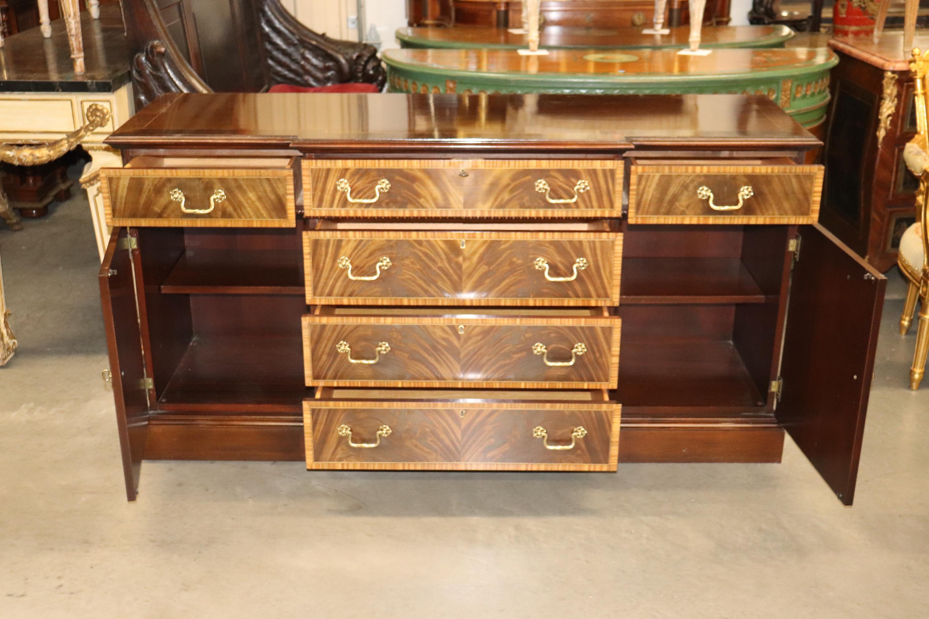 Flame Mahogany Councill Craftsman Chippendale Style Sideboard Buffet In Good Condition In Swedesboro, NJ