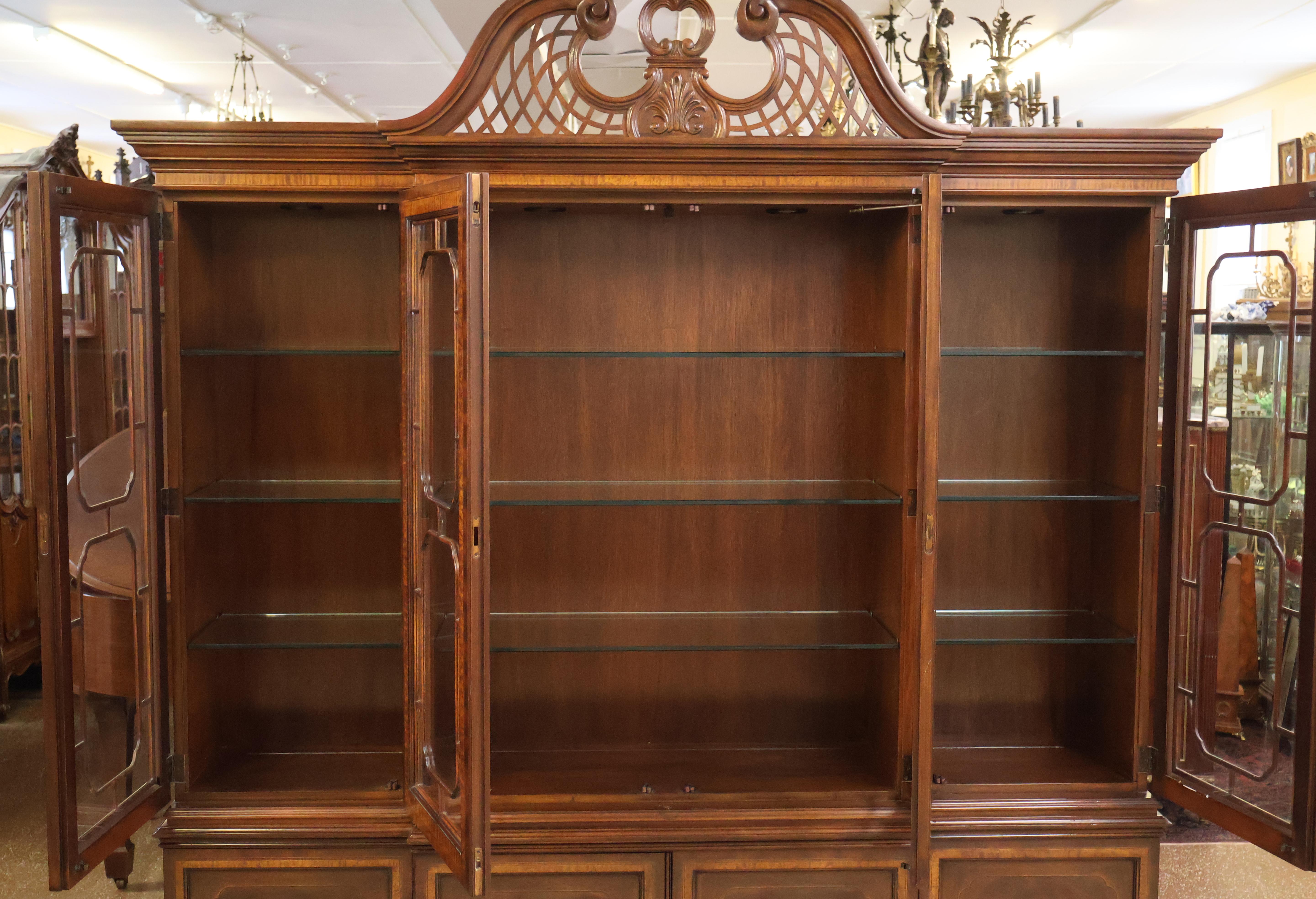 Flame Mahogany Heritage Heirlooms Drexel Bookcase China Cabinet Breakfront In Good Condition For Sale In Long Branch, NJ
