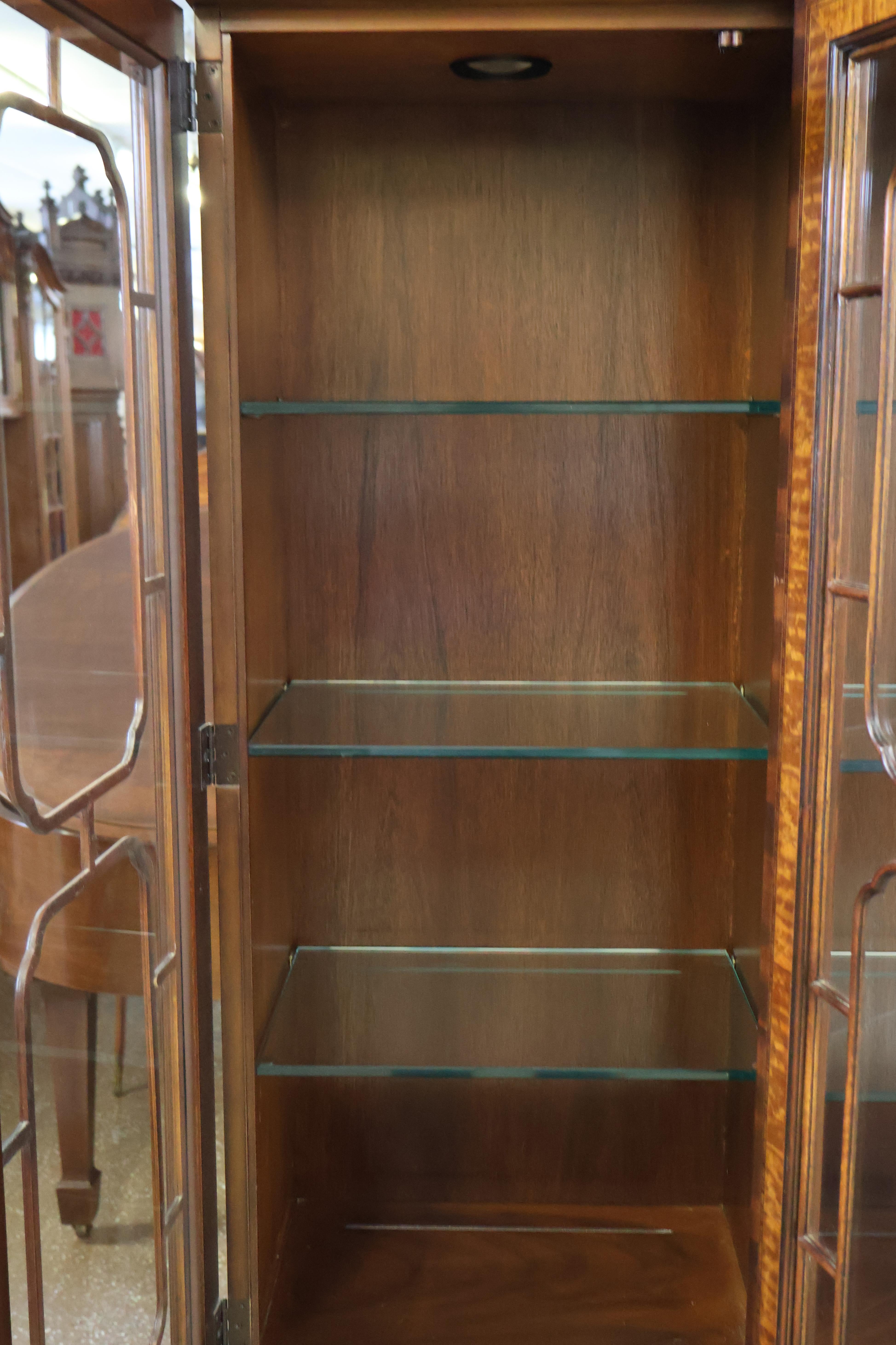 Contemporary Flame Mahogany Heritage Heirlooms Drexel Bookcase China Cabinet Breakfront For Sale