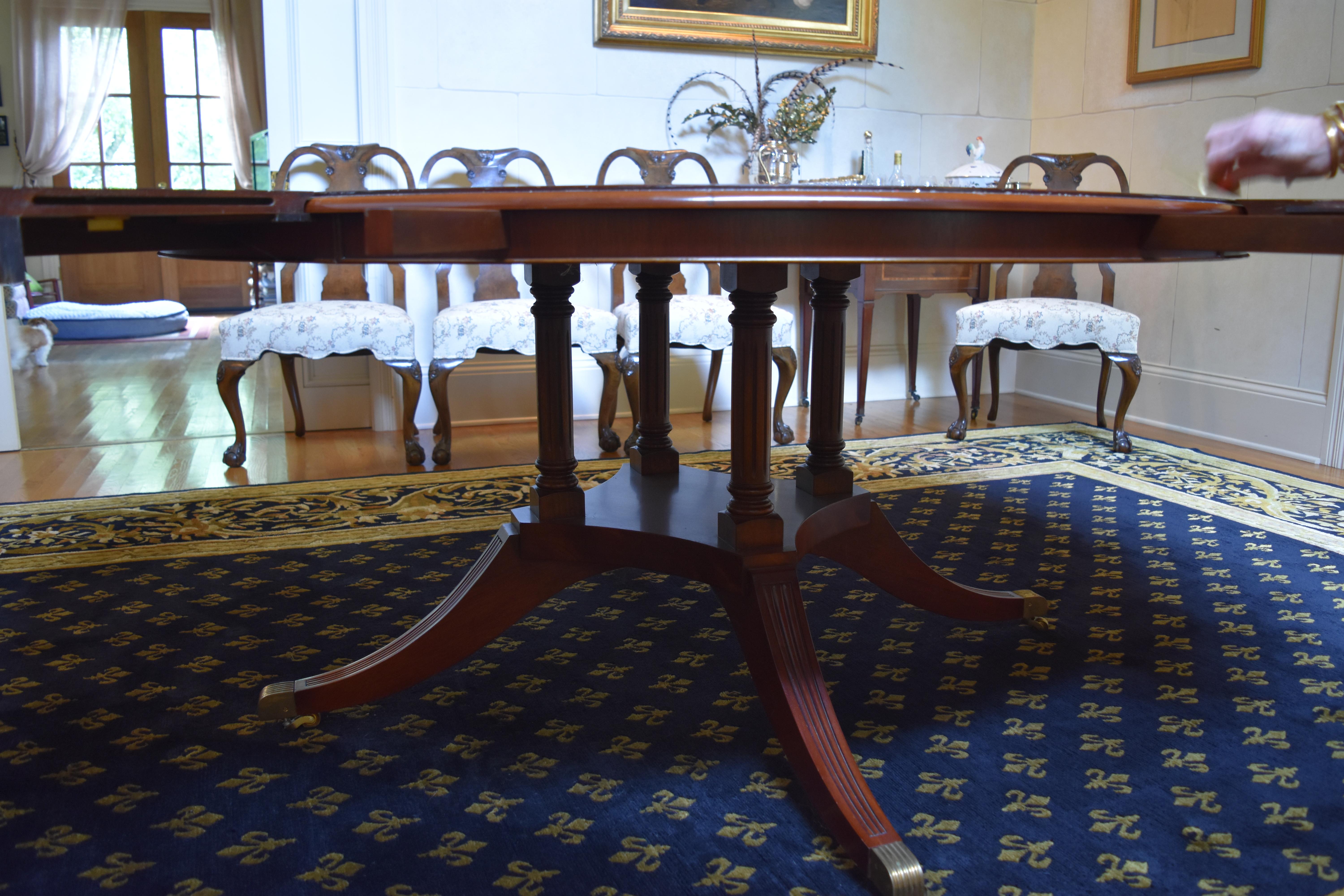 Flame Mahogany Round Pedestal Base Dining Table For Sale 2