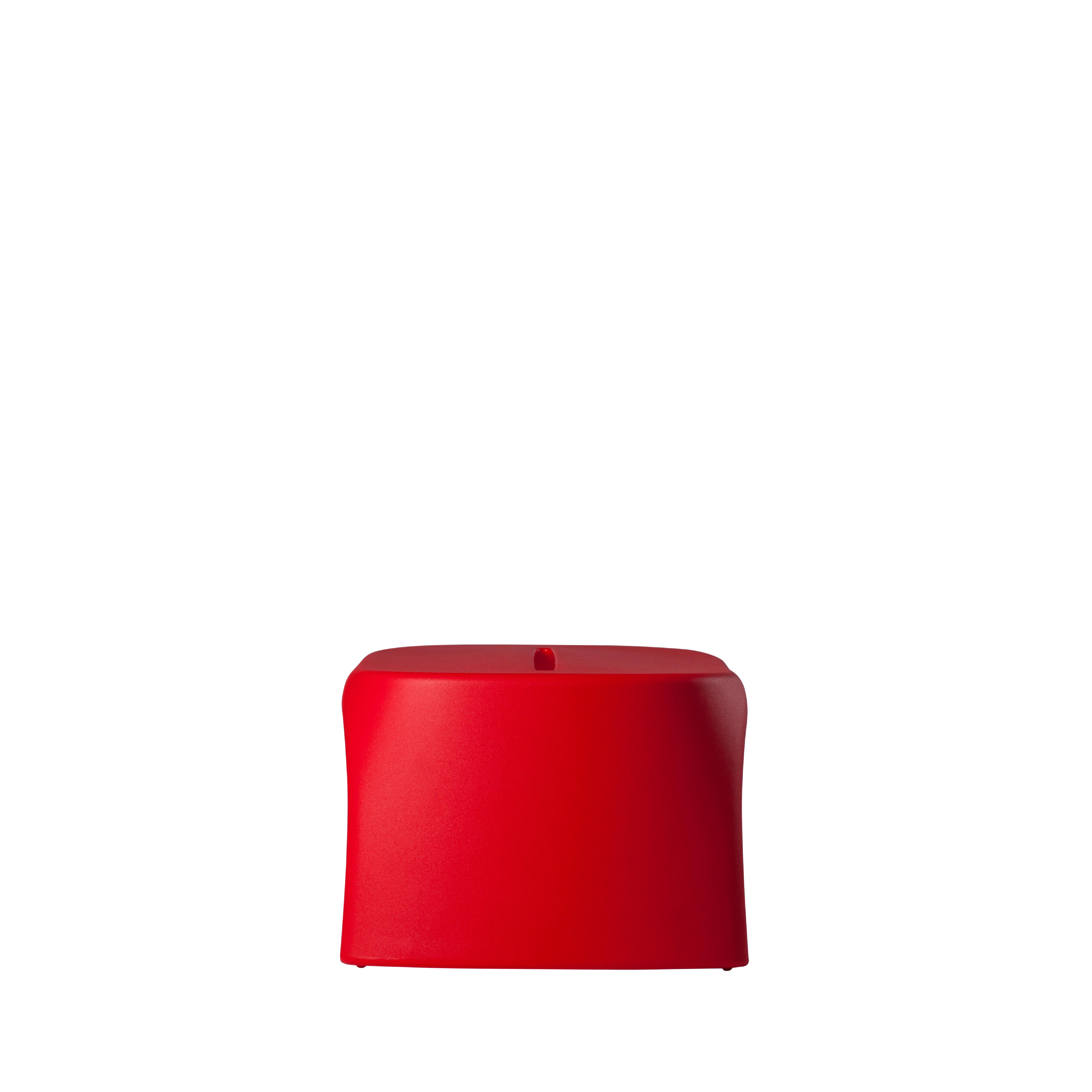 Flame Red Amélie Panchetta Bench by Italo Pertichini
Dimensions: D 60 x W 108 x H 43 cm.
Materials: Polyethylene.
Weight: 11 kg.

Available in a standard version and lacquered version. Prices may vary. Available in different color options. This