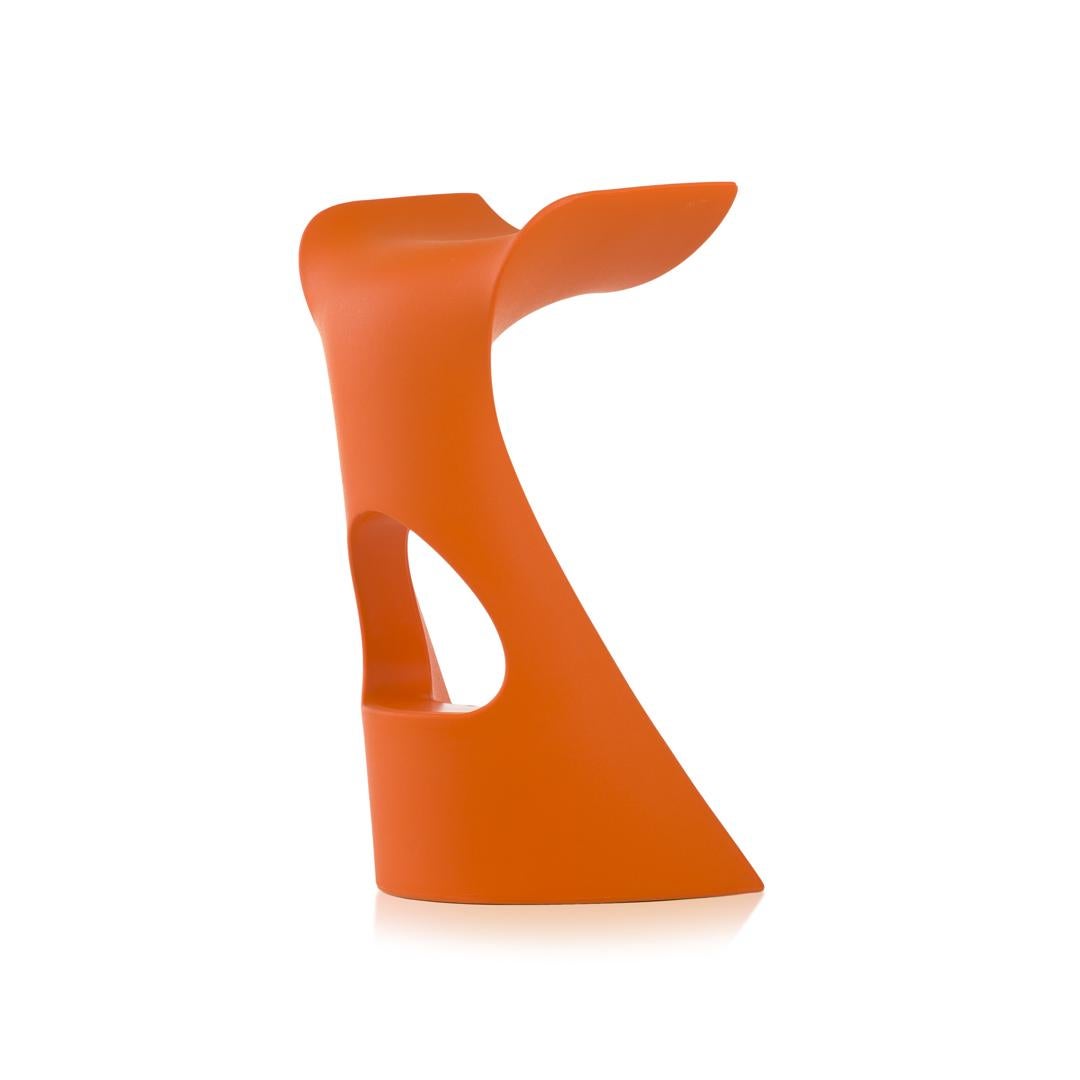 Flammenroter Hocker aus Koncord von Karim Rashid im Angebot 11