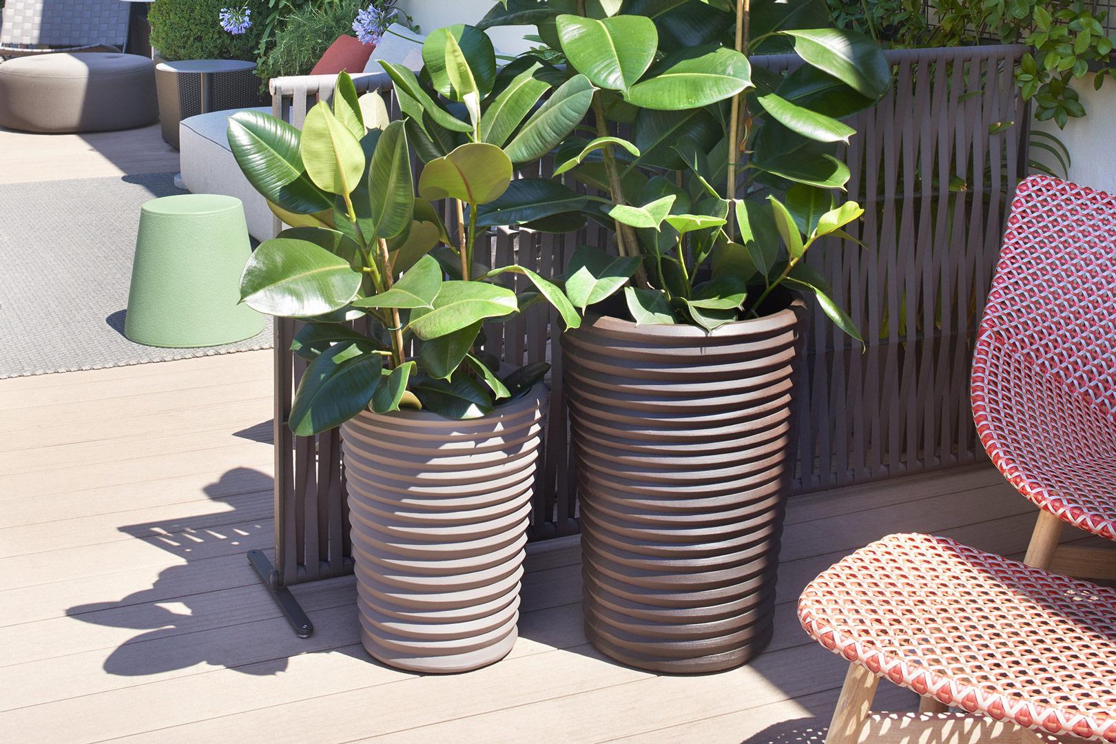 Flame Red Large S-Pot by SLIDE Studio
Dimensions: Ø 46 x H 65 cm.
Materials: Polyethylene.

Available in two sizes. This product is suitable for indoor and outdoor use. Please contact us.

Our stories happen in places precious to us. SLIDE was born