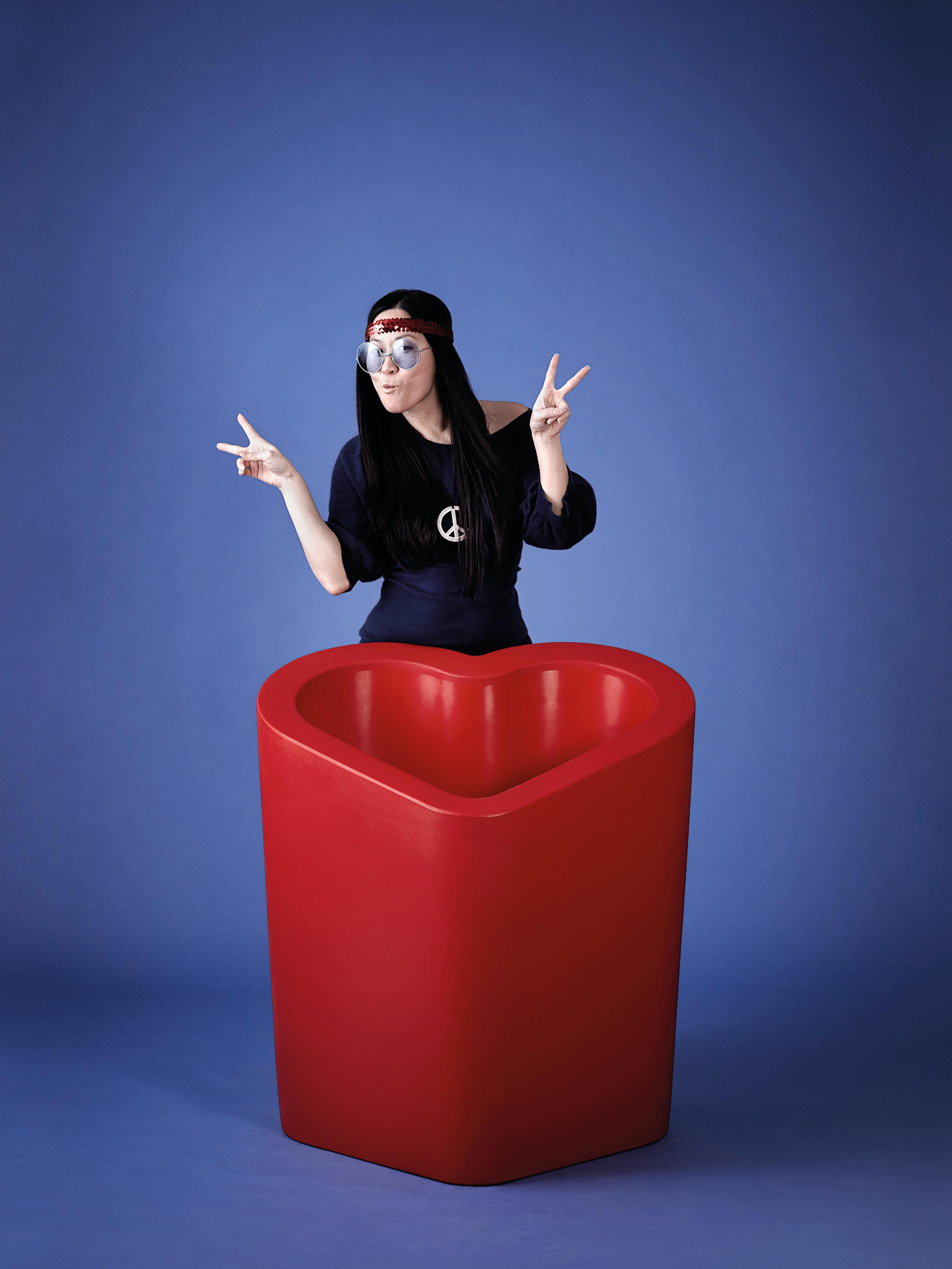 Flame Red Mon Amour Pot by Alex Sacchetti
Dimensions: D 71 x W 80 x H 90 cm.
Materials: Polyethylene.

This product is suitable for indoor and outdoor use. Please contact us.

Our stories happen in places precious to us. SLIDE was born from the