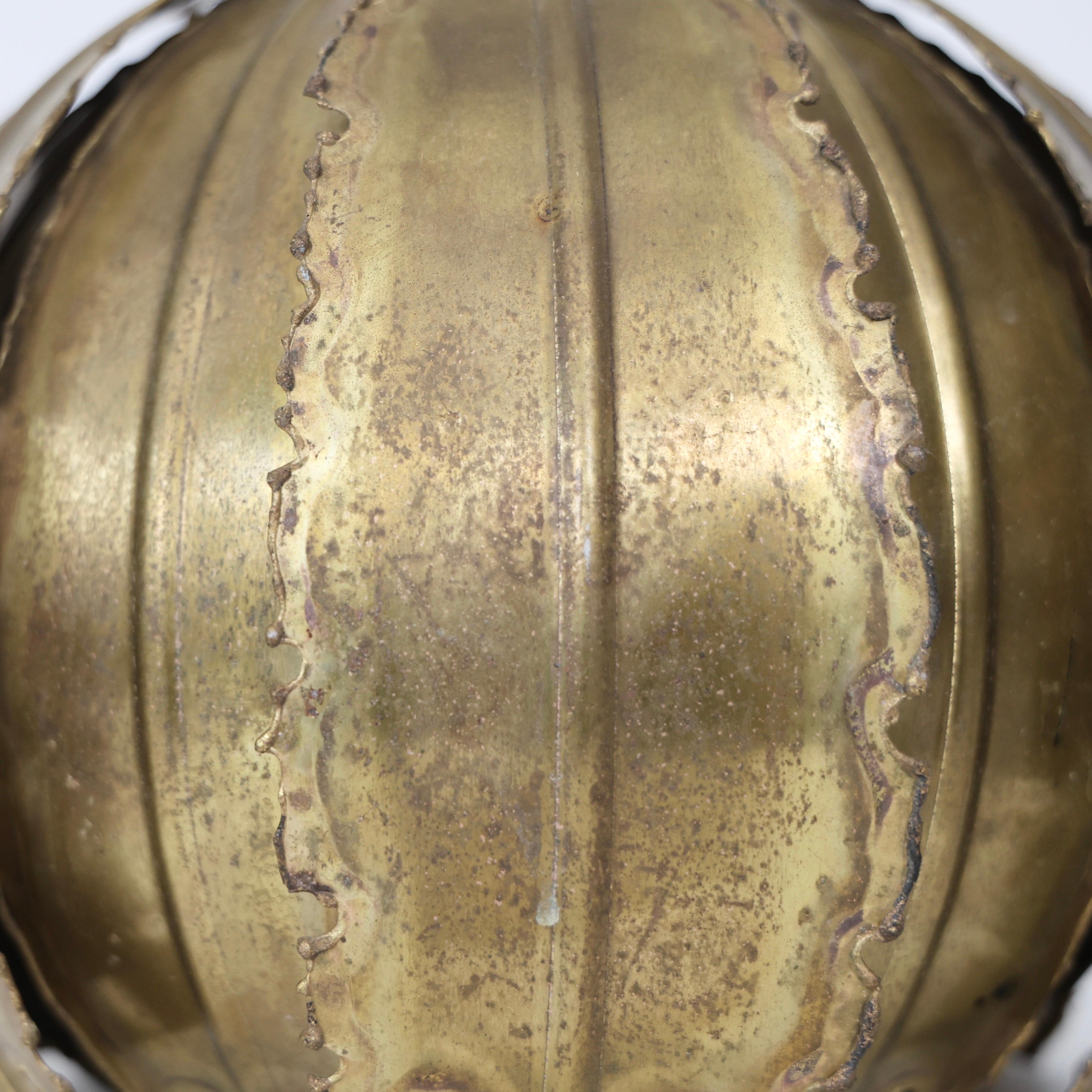Lampade a sospensione in ottone Flamecut di Svend Aage Holm Sorensen, anni '60, Danimarca in vendita 7