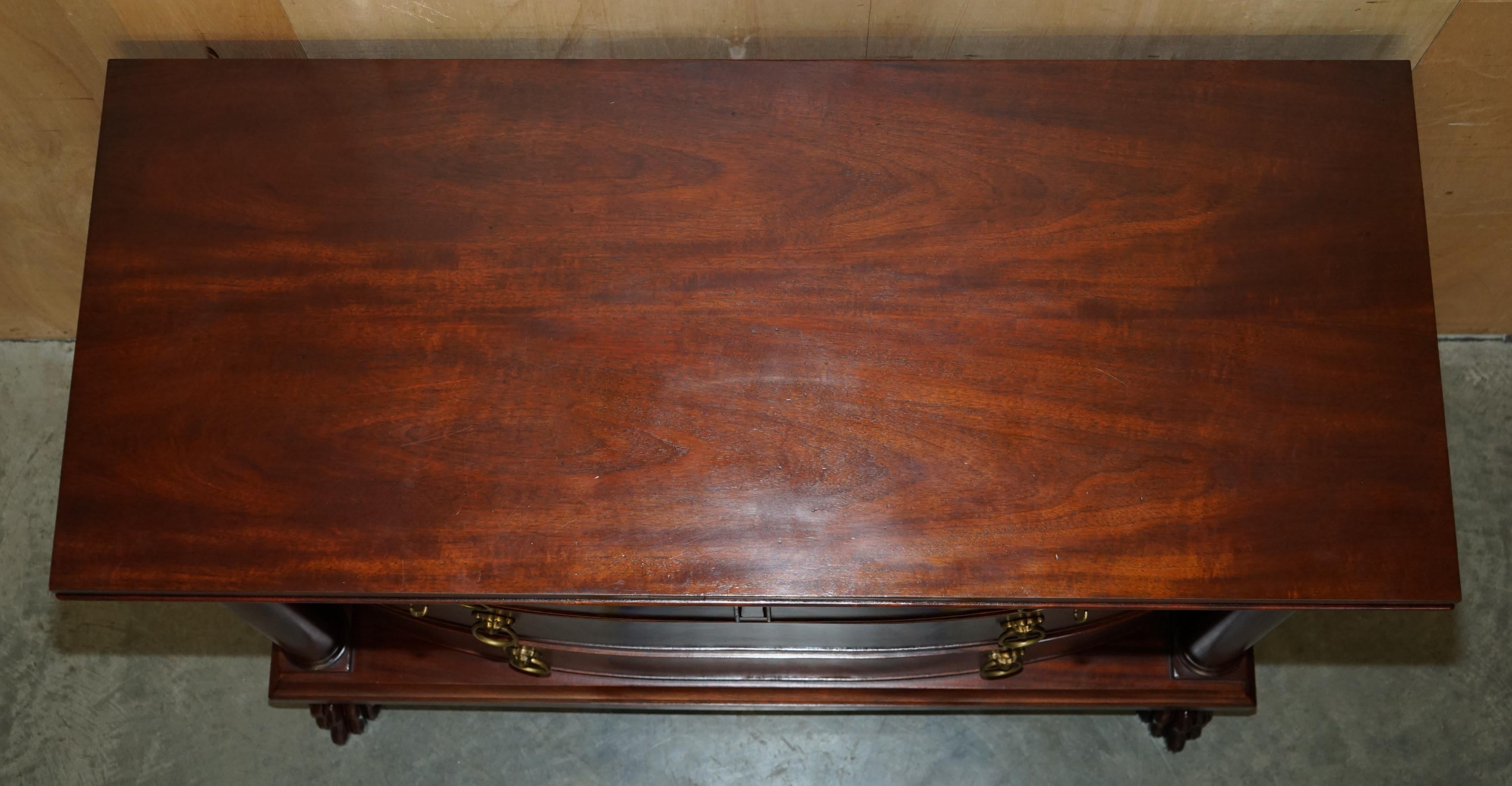 CASSETTIERA A TESTA DI LEONE EMPIRE IN LEGNO DURO FIAMMATO DI RALPH LAUREN CON FRONTE A FOCO in vendita 4