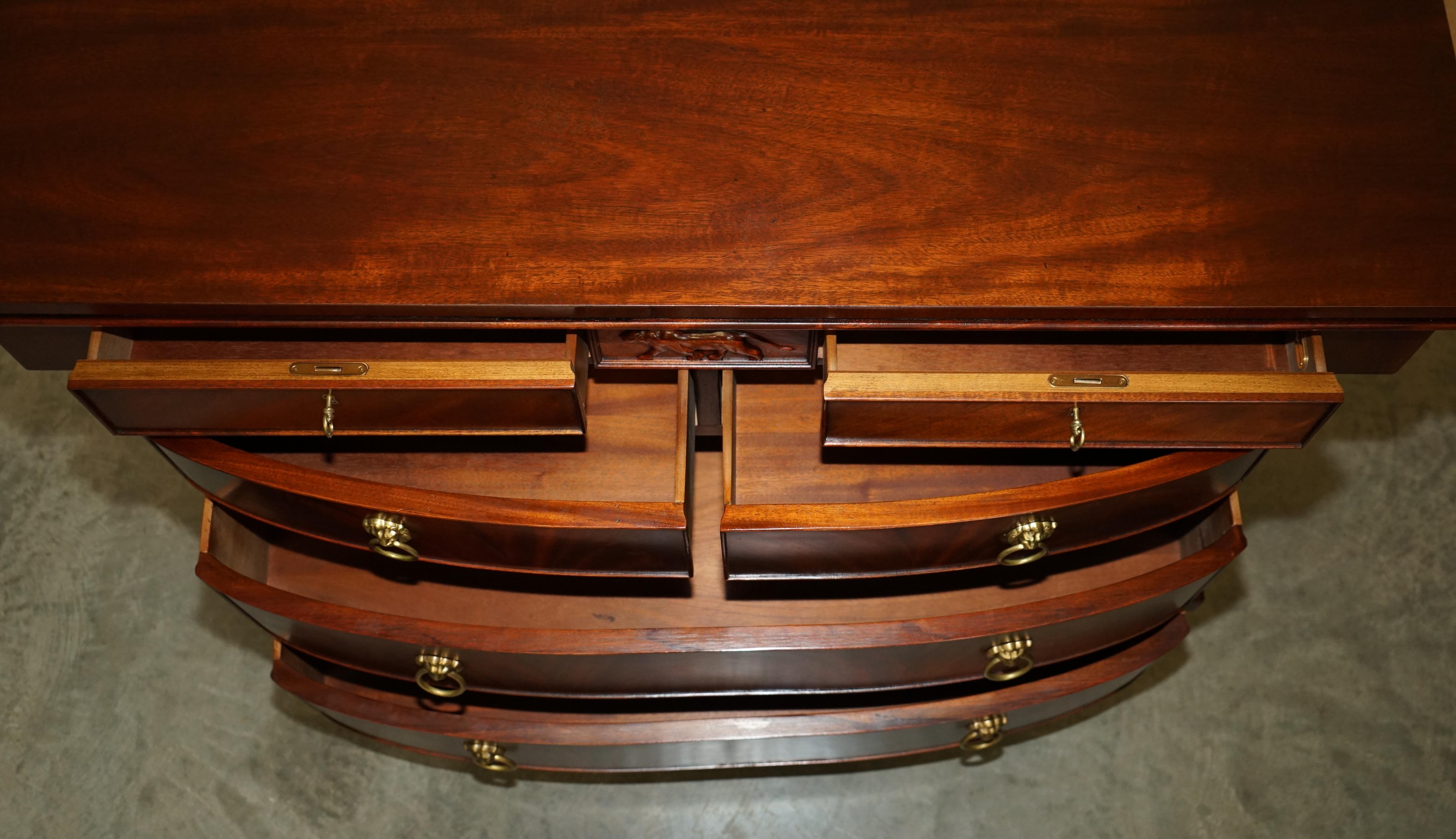 CASSETTIERA A TESTA DI LEONE EMPIRE IN LEGNO DURO FIAMMATO DI RALPH LAUREN CON FRONTE A FOCO in vendita 11