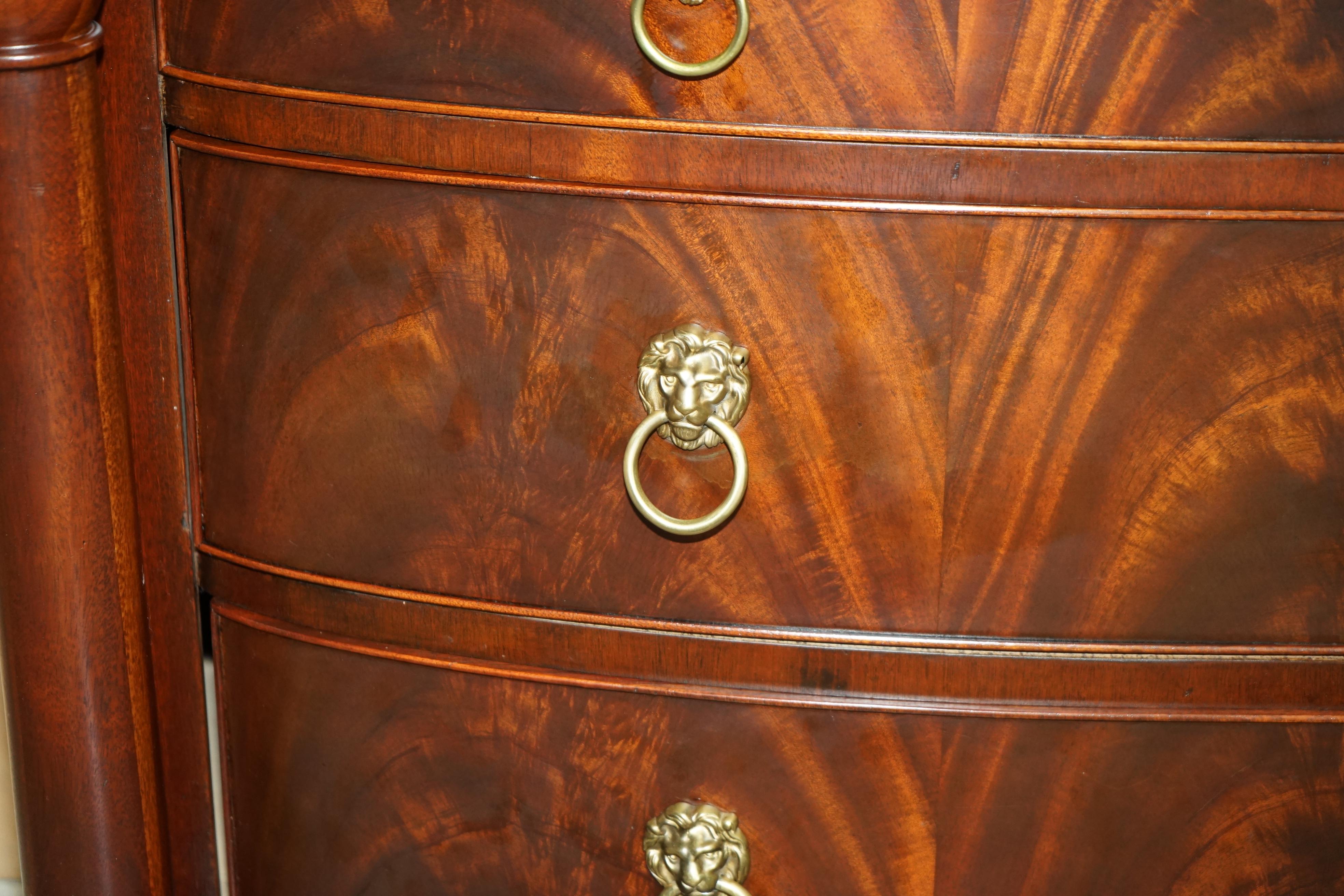 CASSETTIERA A TESTA DI LEONE EMPIRE IN LEGNO DURO FIAMMATO DI RALPH LAUREN CON FRONTE A FOCO in vendita 1