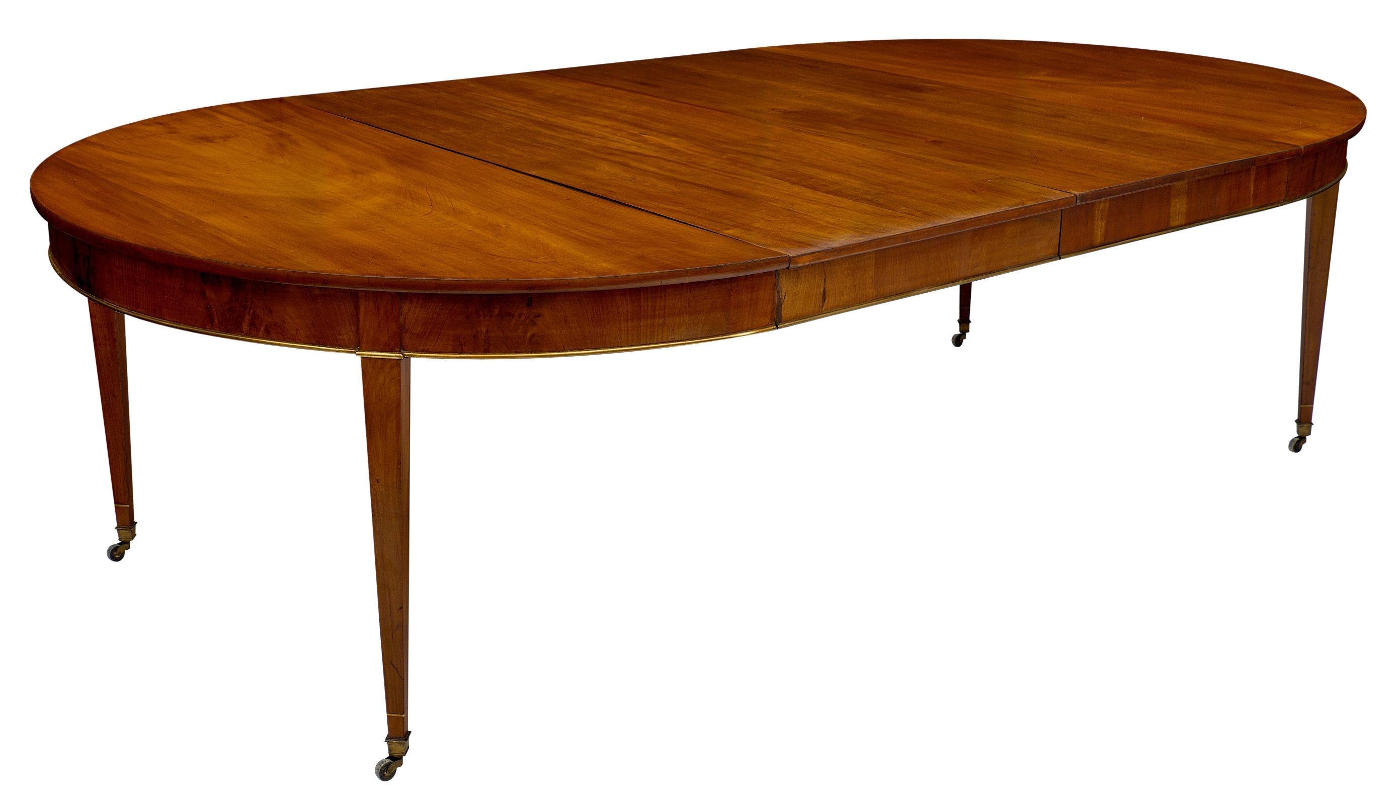 Early 19th Century Flamed Mahogany Directoire Dining Table