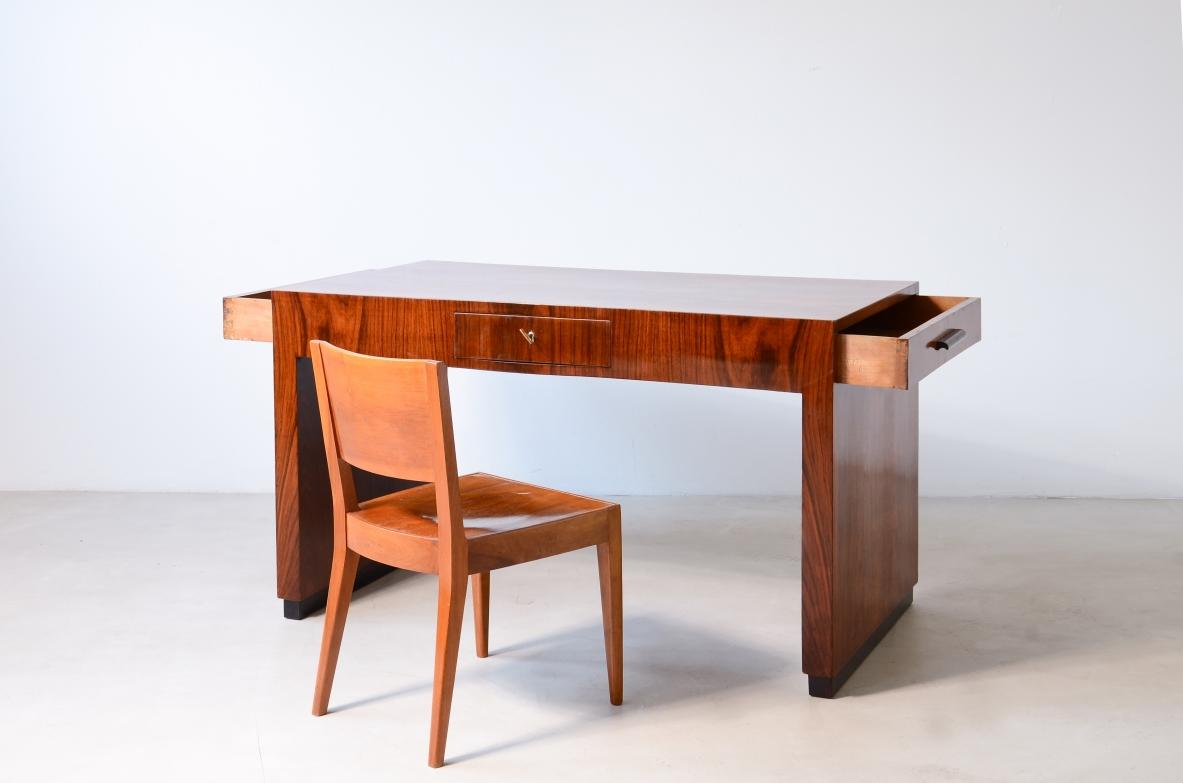Art déco Flamed walnut desk with bands and uprights en vente
