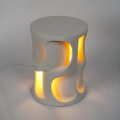 Mesa de luz de cerámica «FLAMENCO 0/8», de Guy Bareff, 2022