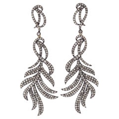 Orecchini lampadario in argento con pavé di diamanti