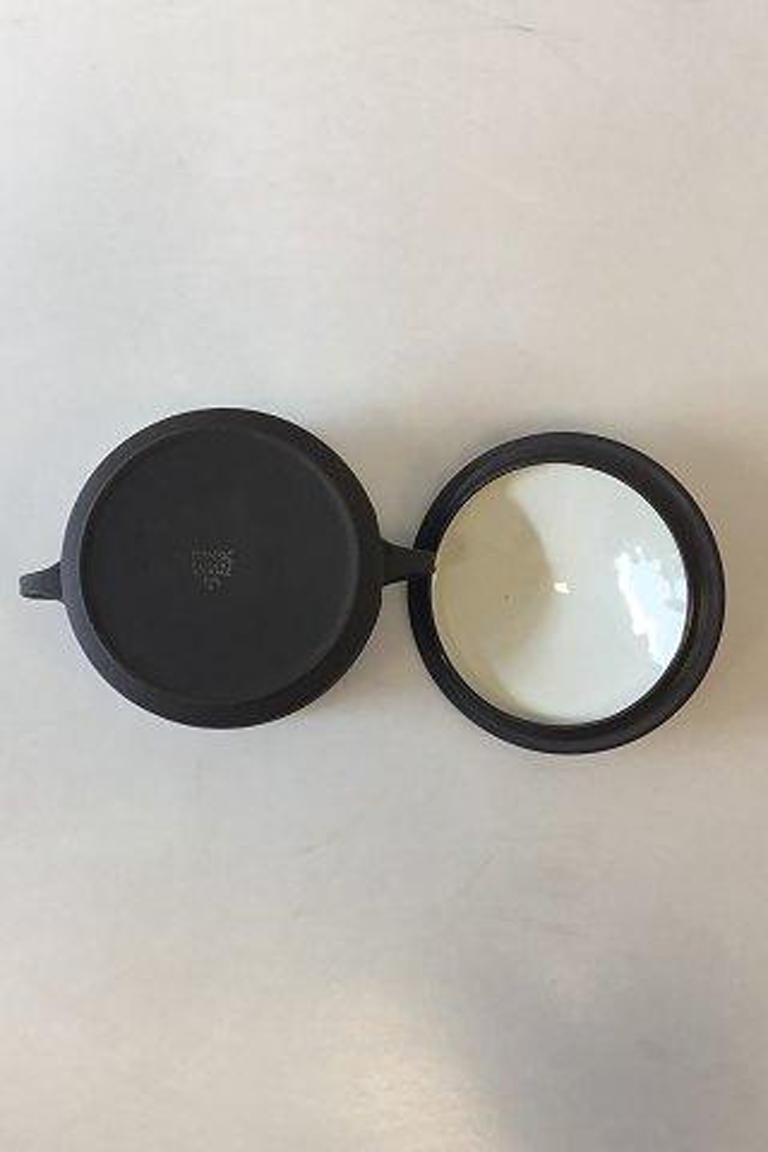 Sucrier design danois de Flamestone, Quistgaard. 

Mesure 12,5 cm / 4 59/64 in. x 7,5 cm / 2 61/64 in.