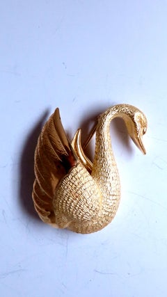 Flaming Gold Swan 18kt 3D Still life pin 12561*