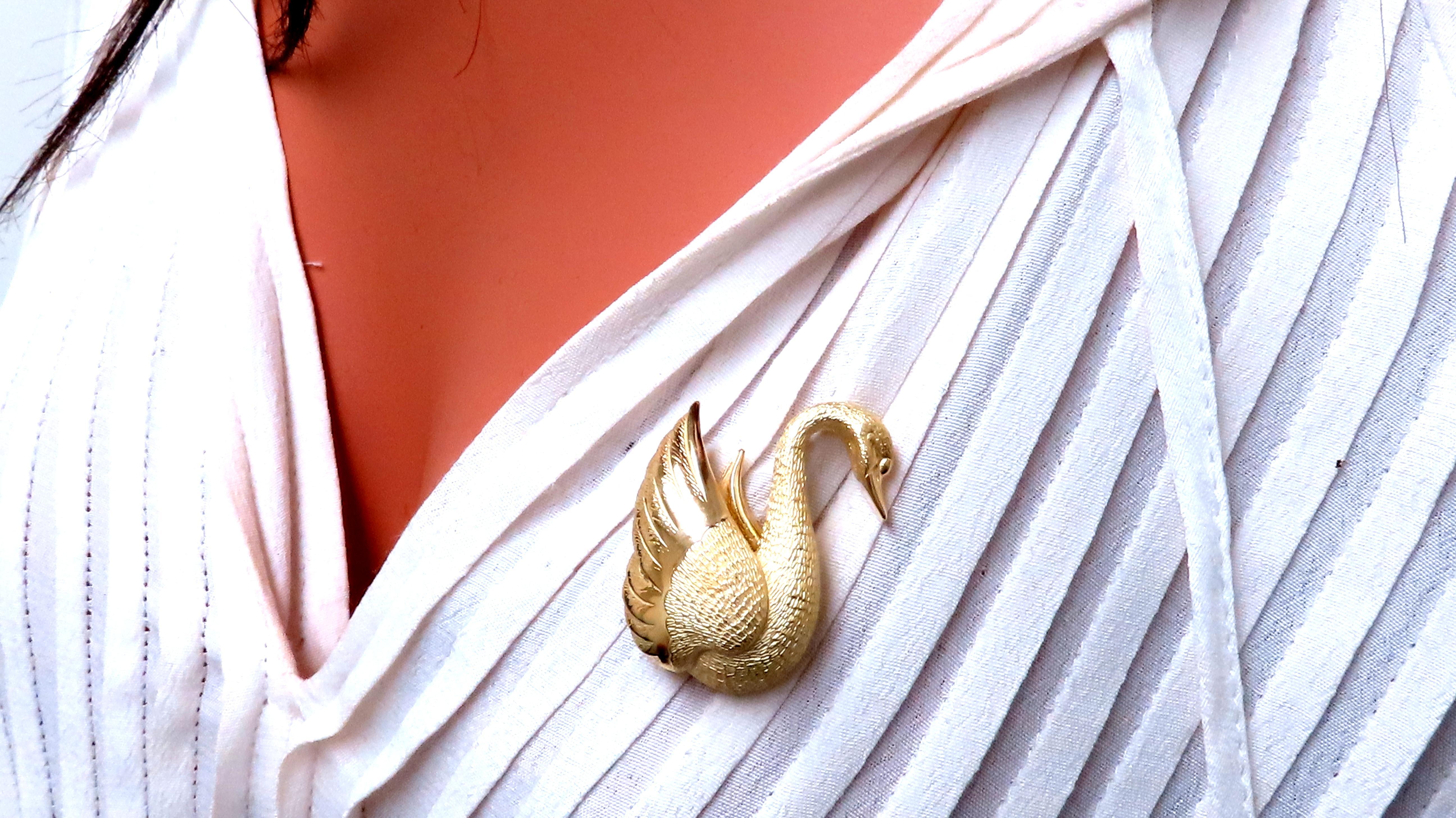 Flaming Gold Swan 18kt 3D Still life pin 12561 For Sale 2