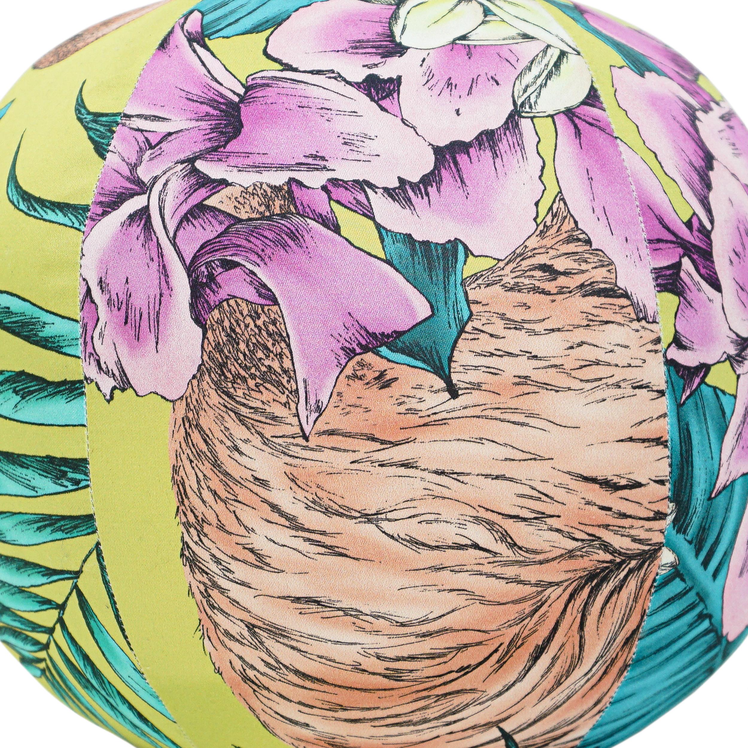 Flamingo-Kugelkissen aus bedruckter Baumwolle mit Matthew Williamson-Druck im Angebot 2