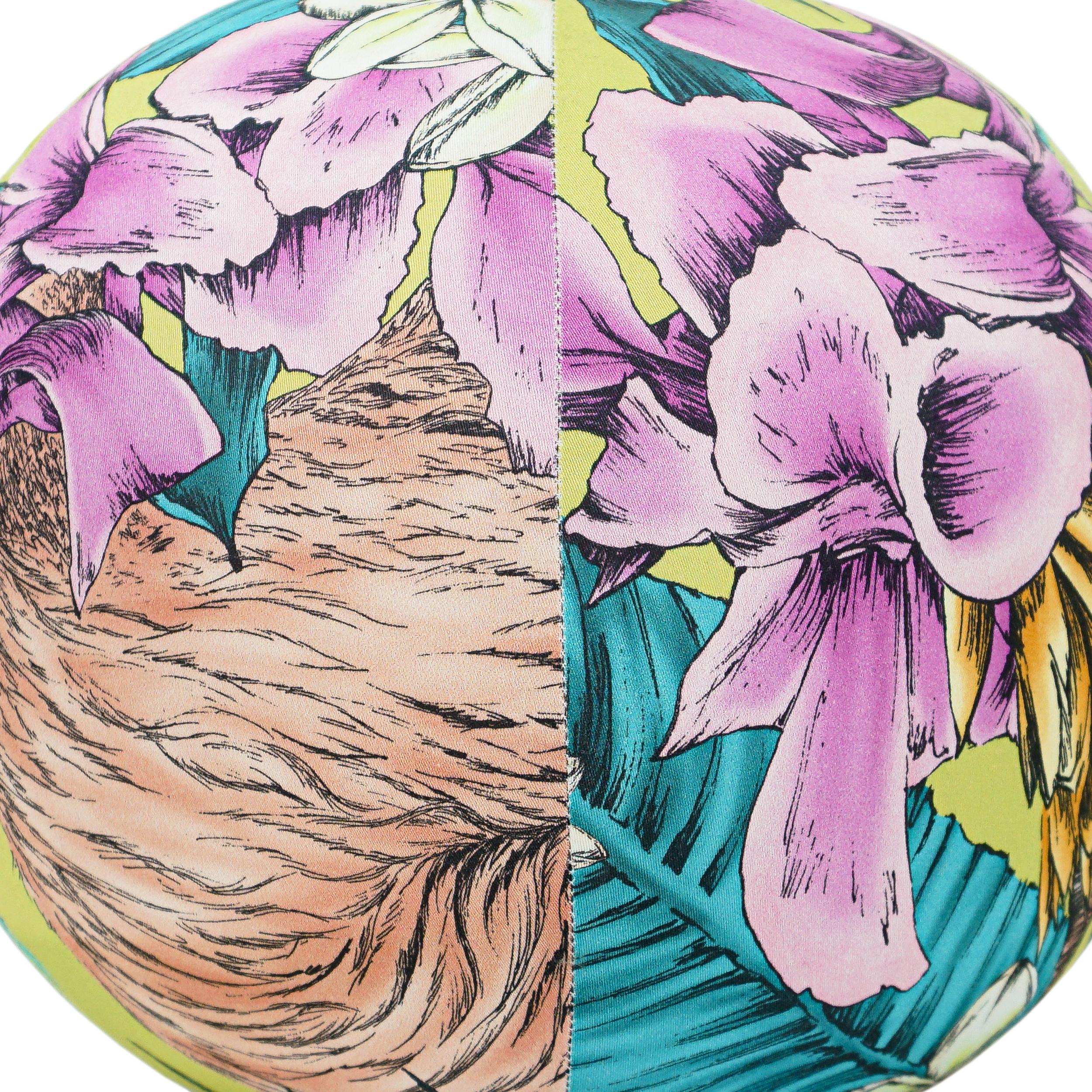 Flamingo-Kugelkissen aus bedruckter Baumwolle mit Matthew Williamson-Druck im Angebot 3