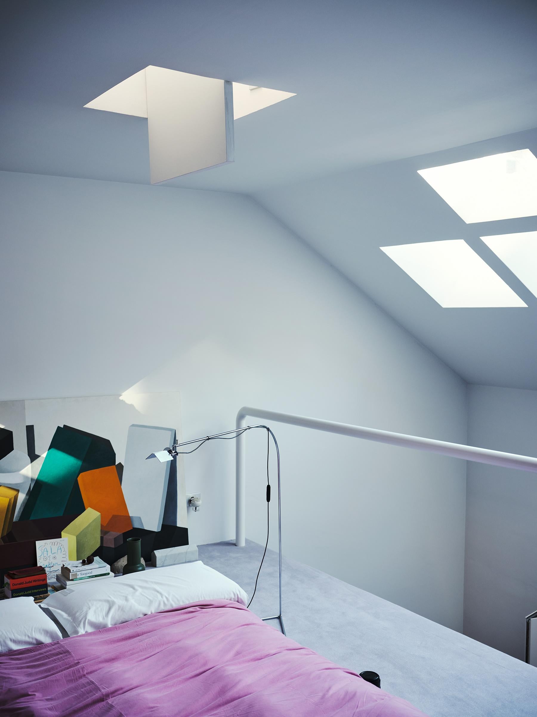 Lampe sur pied Modern Flamingo, par Alvaro Siza Vieira, tige en fer chromé, modernisme en vente 6