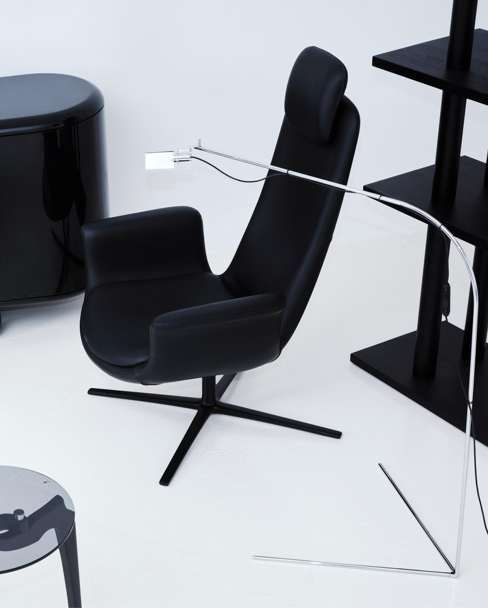 XXIe siècle et contemporain Lampe sur pied Modern Flamingo, par Alvaro Siza Vieira, tige en fer chromé, modernisme en vente