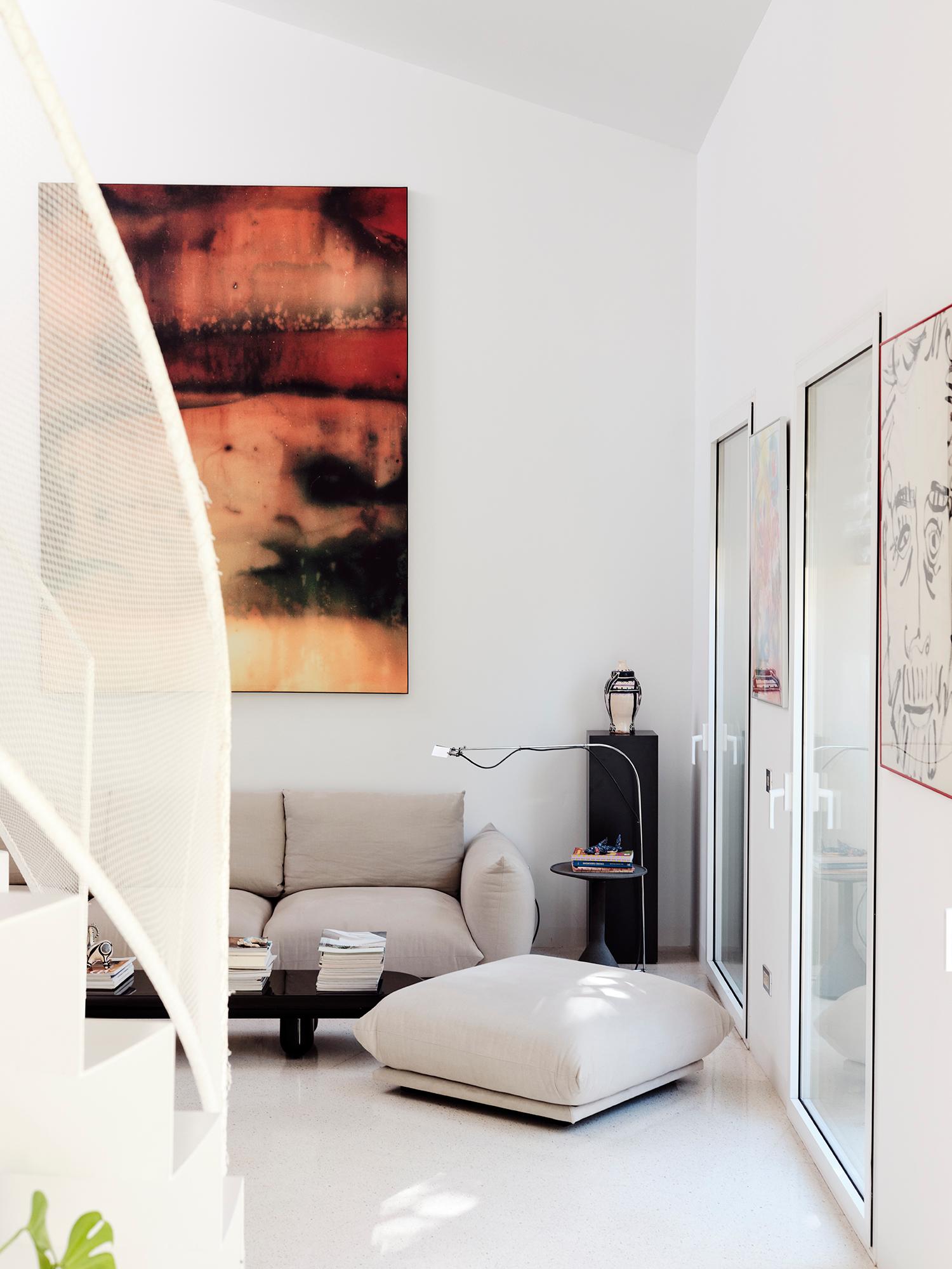 Lampe sur pied Modern Flamingo, par Alvaro Siza Vieira, tige en fer chromé, modernisme en vente 1