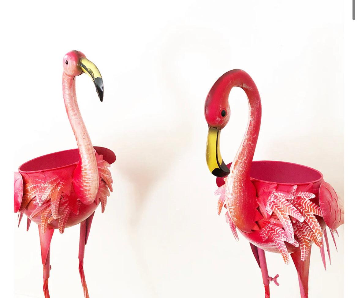 Flamingos Couple Flowerpot Holder Metal Decorated Indoor / Outdoor, Art In Good Condition For Sale In Foggia, FG