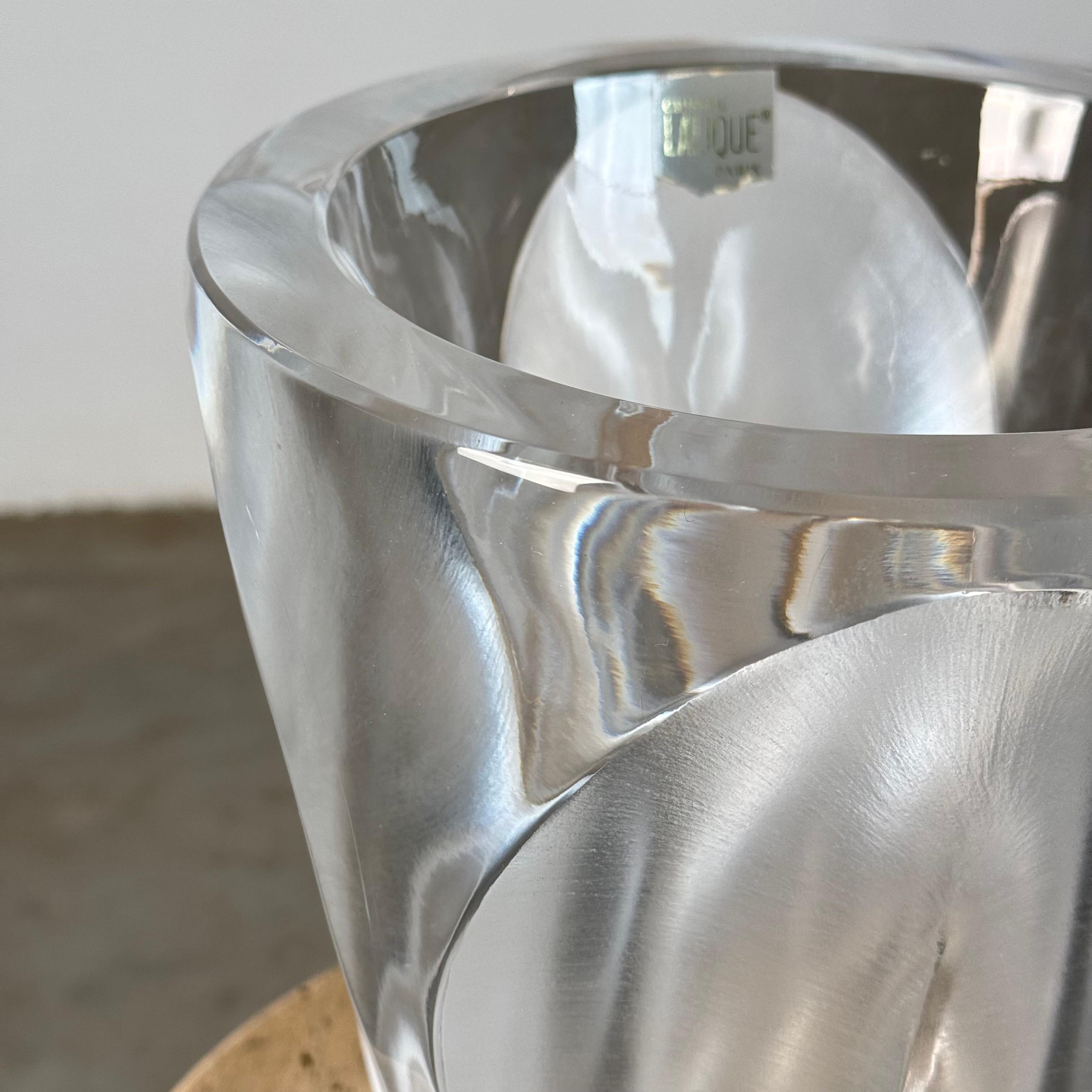 “Flamme” Crystal Vase by Lalique Paris, Signed, 1970s – Sculptural Flower Vase in vendita 3