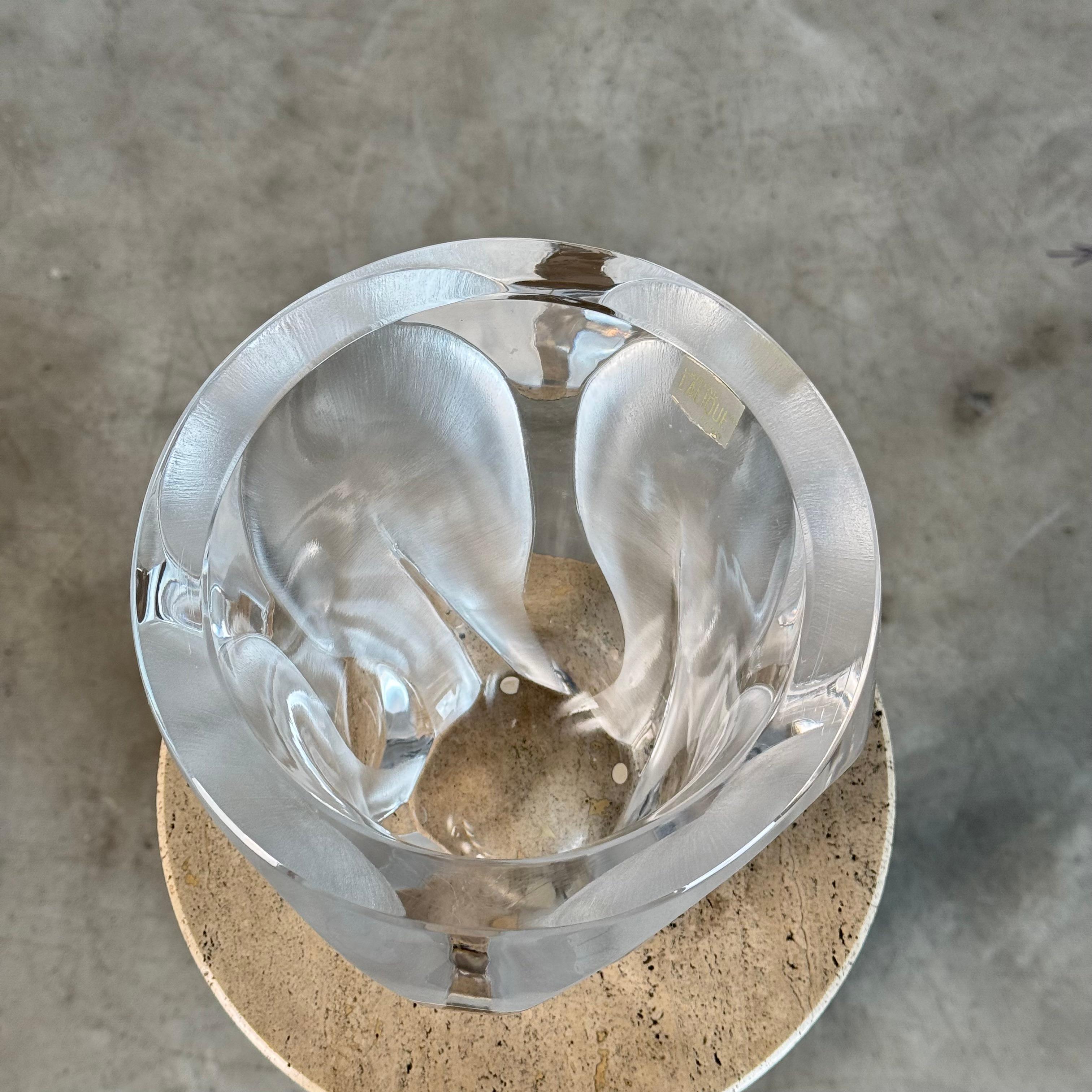 “Flamme” Crystal Vase by Lalique Paris, Signed, 1970s – Sculptural Flower Vase in vendita 1