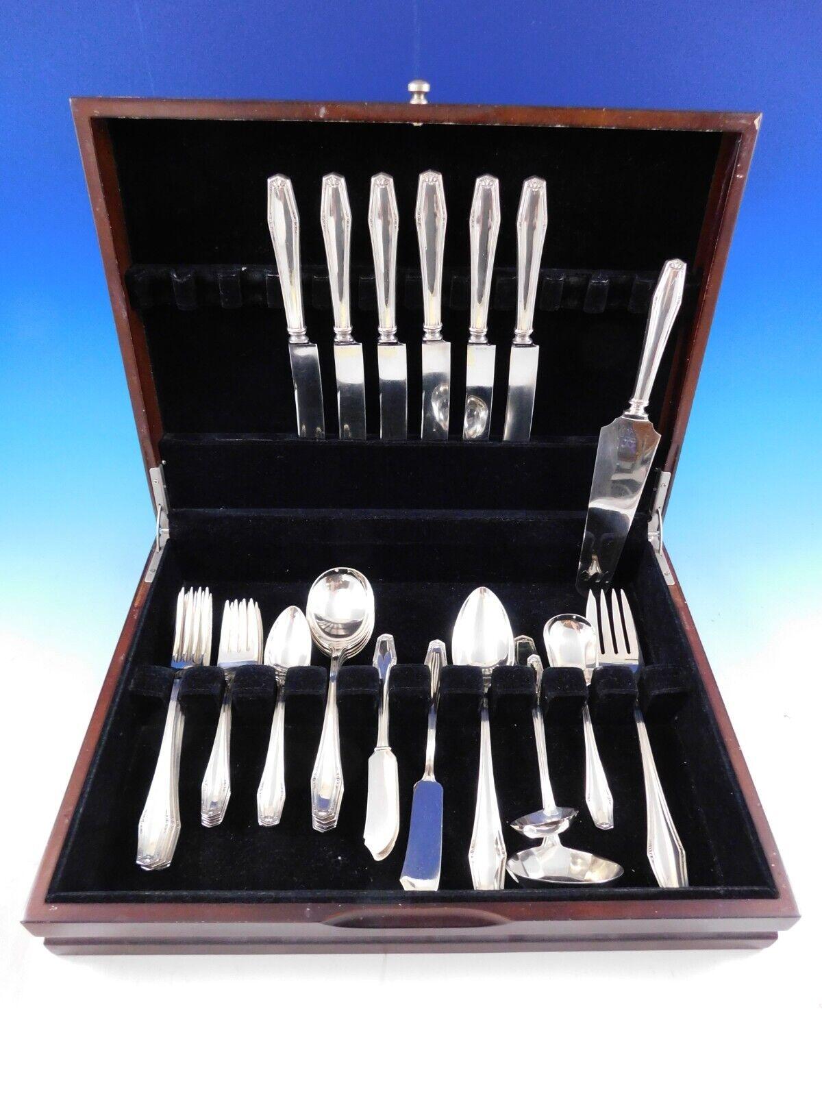 Art Deco Flanders-New by Alvin, circa 1923, sterling silver Flatware set, 43 pieces. This set includes:

6 Regular Knives, Blunt blades, 8 1/4
