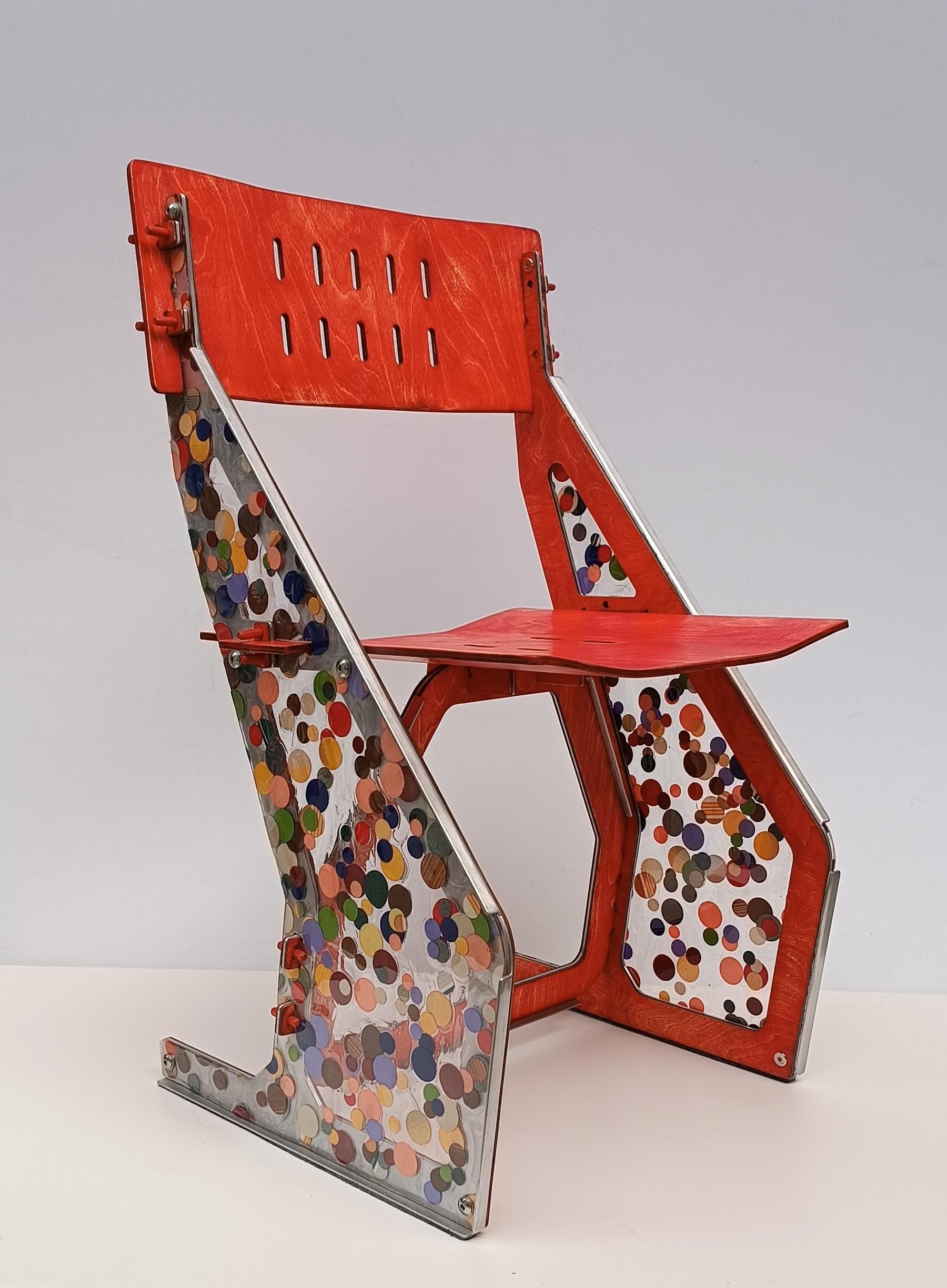 Sedia Flare di Konstantin Achkov Studio
Edizione limitata di 1 pezzo
Dimensioni: D 50 x L 50 x H 86 cm. SH: 45 cm.
Materiali: Alluminio, compensato, resina epossidica e acciaio inossidabile.

La sedia Flare è una struttura estremamente semplificata,