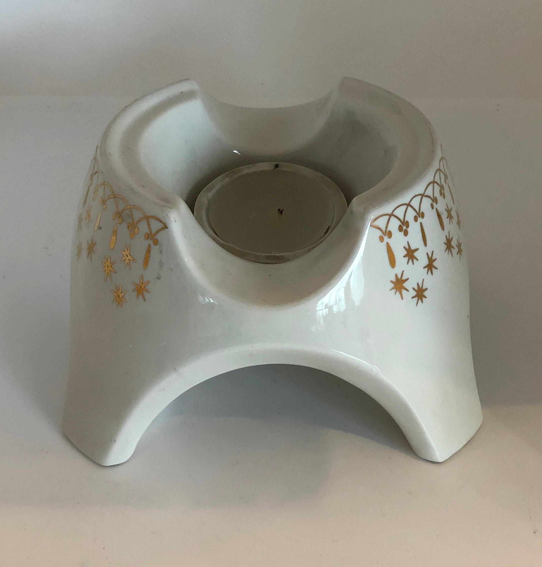 Flare-Ware by Hall China White Porcelain with Gilt Accents Chafing Dish / Fondue For Sale 5