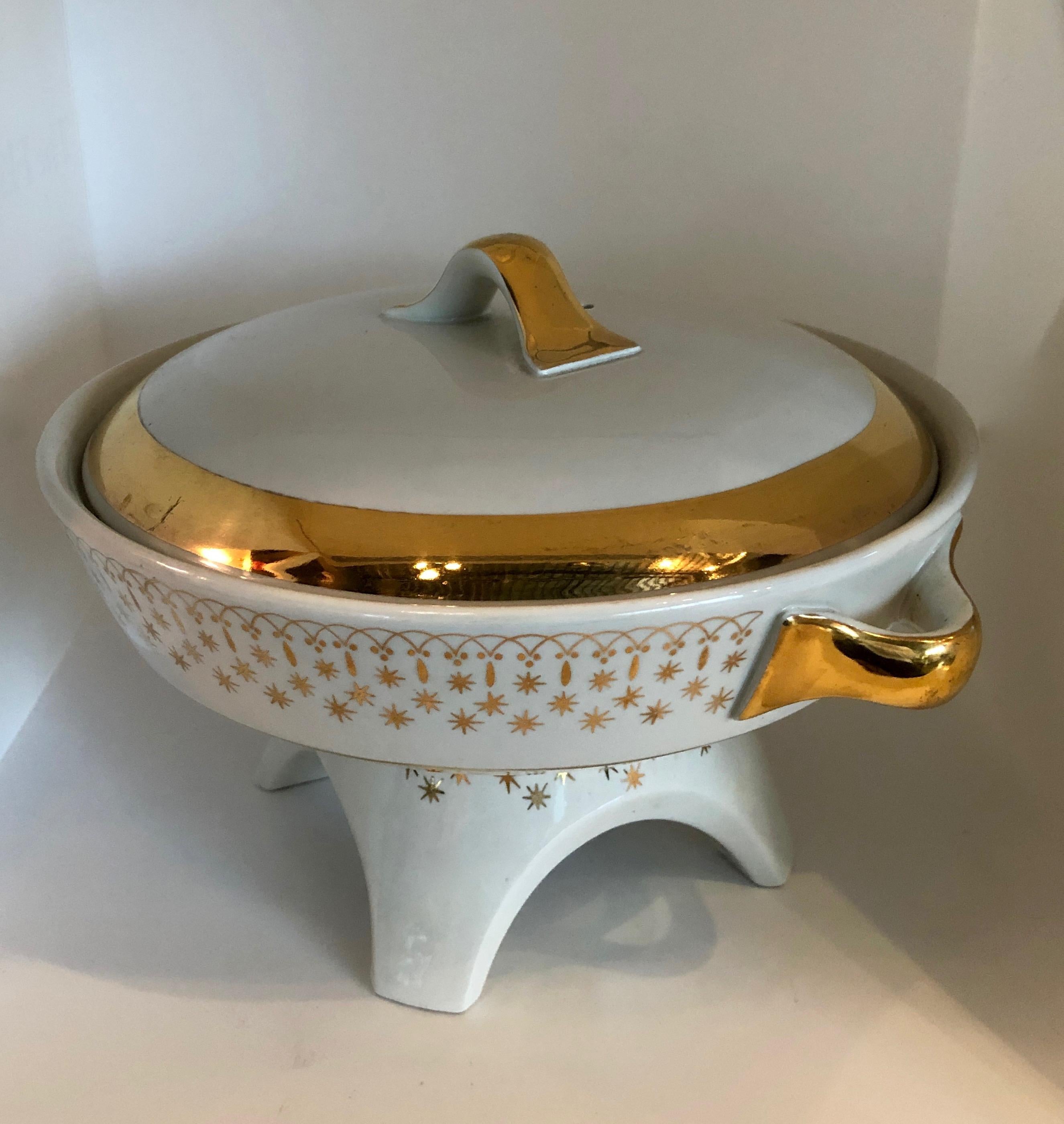 Flare-Ware by Hall China White Porcelain with Gilt Accents Chafing Dish / Fondue In Good Condition For Sale In Houston, TX