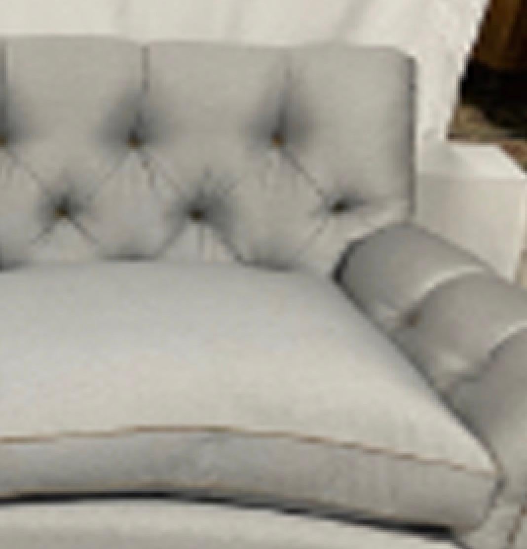 Flared Arm Tufted Loveseat In Good Condition For Sale In Sag Harbor, NY
