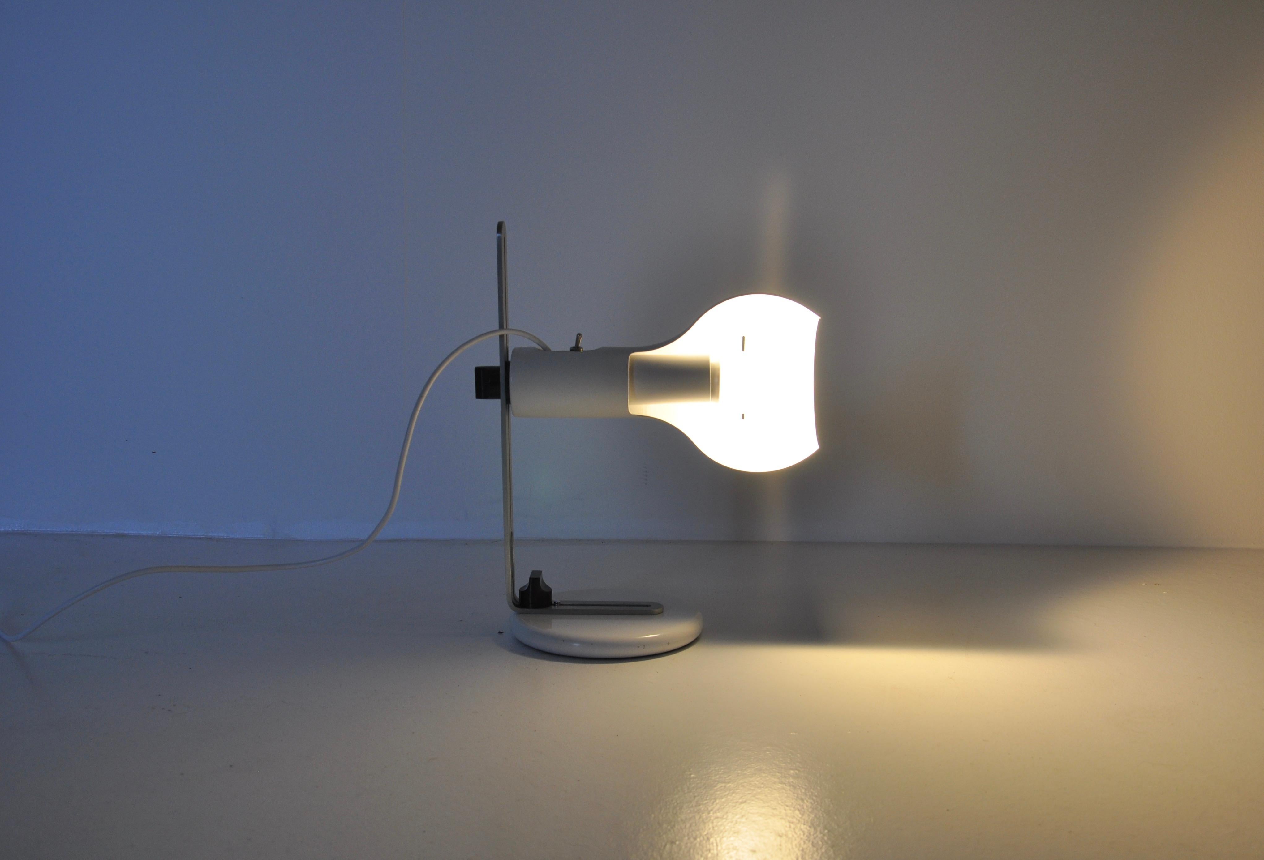 Flash Desk Lamp by Joe Colombo for Oluce, 1960s For Sale 3