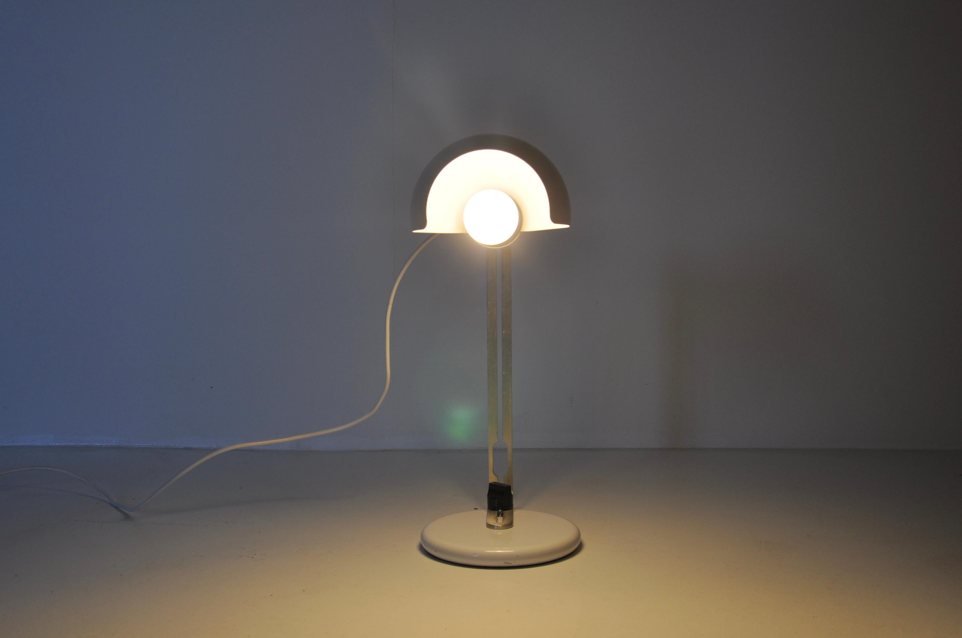 Italian Flash Desk Lamp by Joe Colombo for Oluce, 1960s For Sale