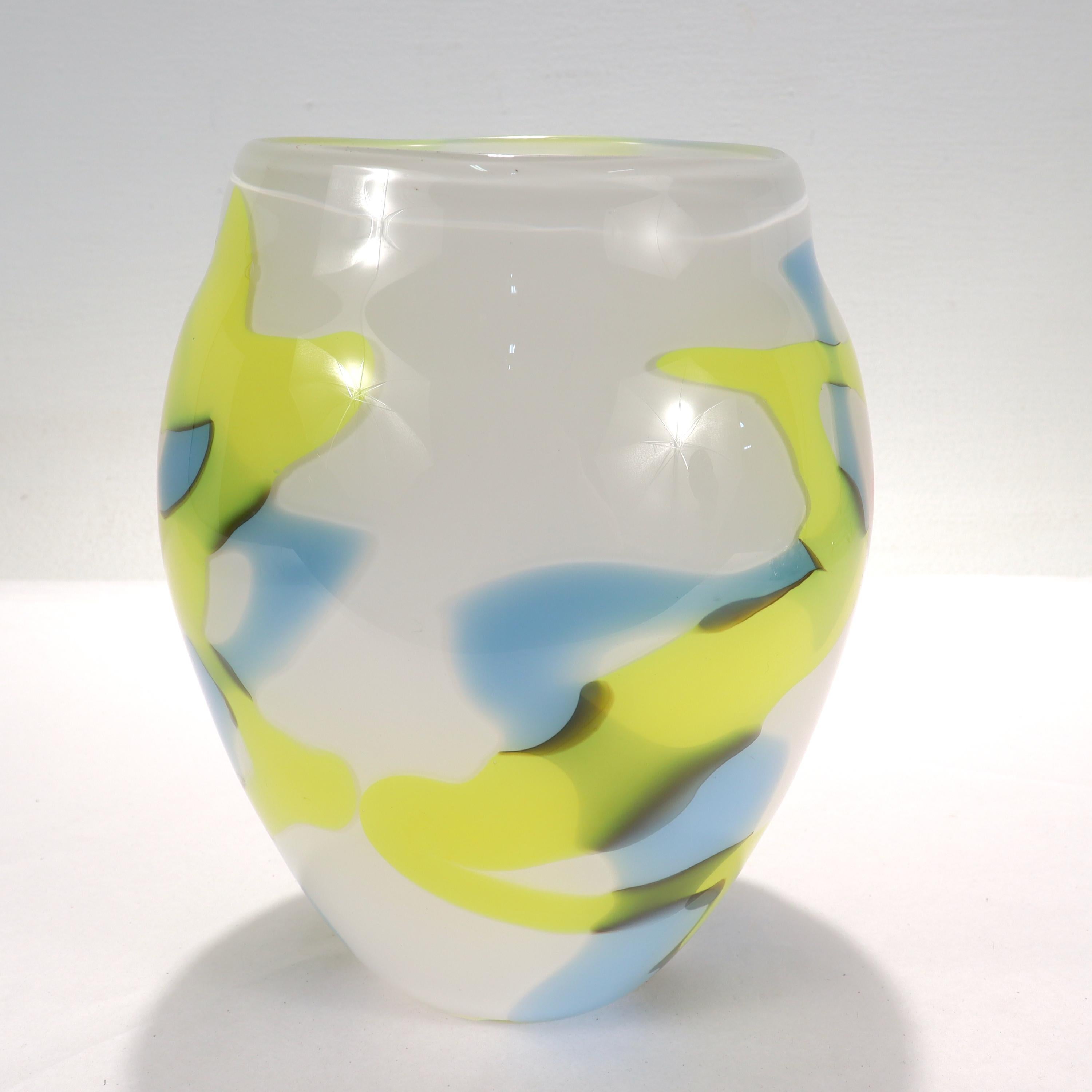Vase Pop-Art en verre d'art blanc, bleu, jaune et rouge « FLASH », 1999 Bon état - En vente à Philadelphia, PA