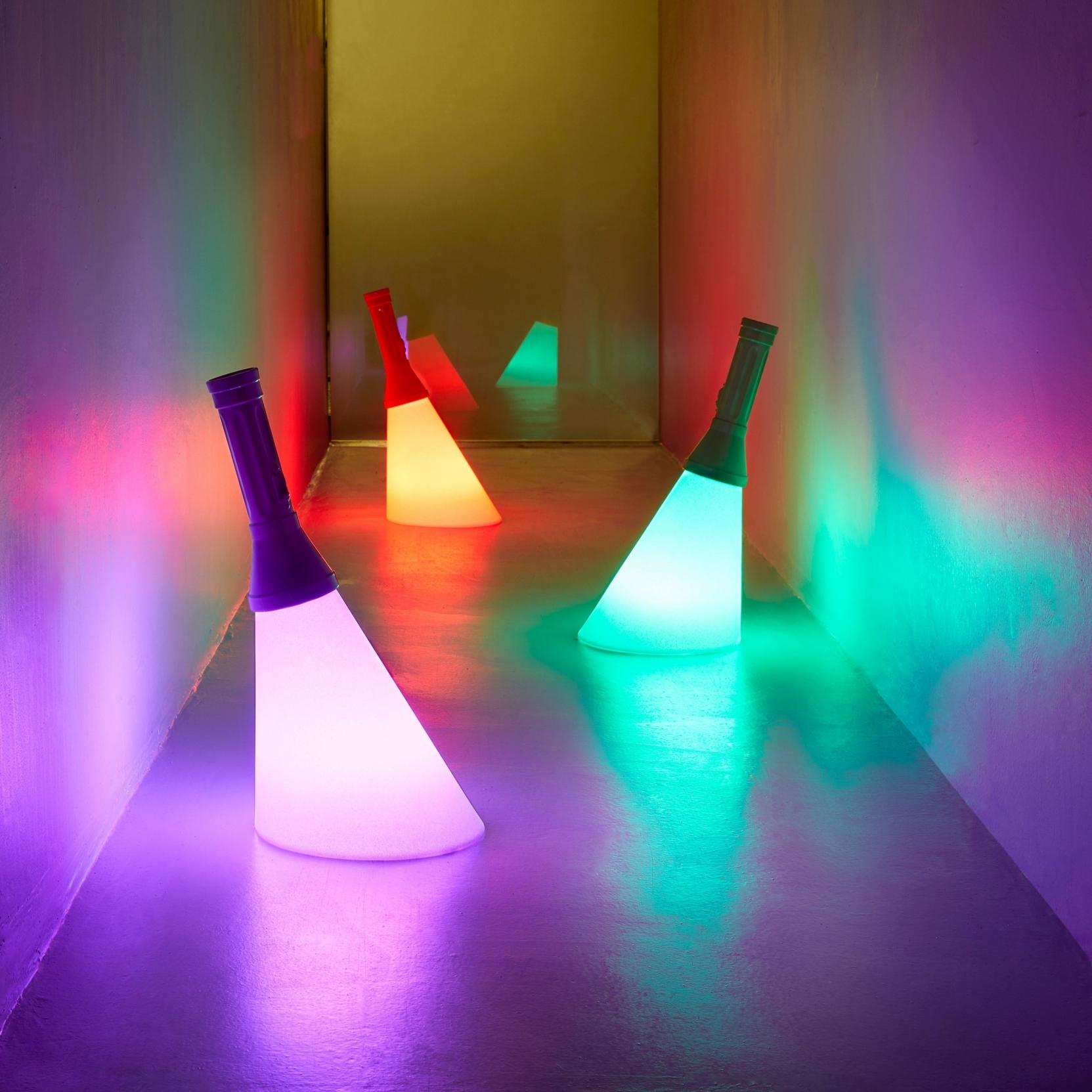 Moderne Lampe Flash violette en fil de fer avec LED, conçue par Studio Job en vente