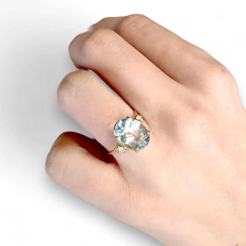 Contemporary Flash sale 18K Gold Ring for women-1.6ct  oval Aquamarine 0.13ct diamonds  For Sale