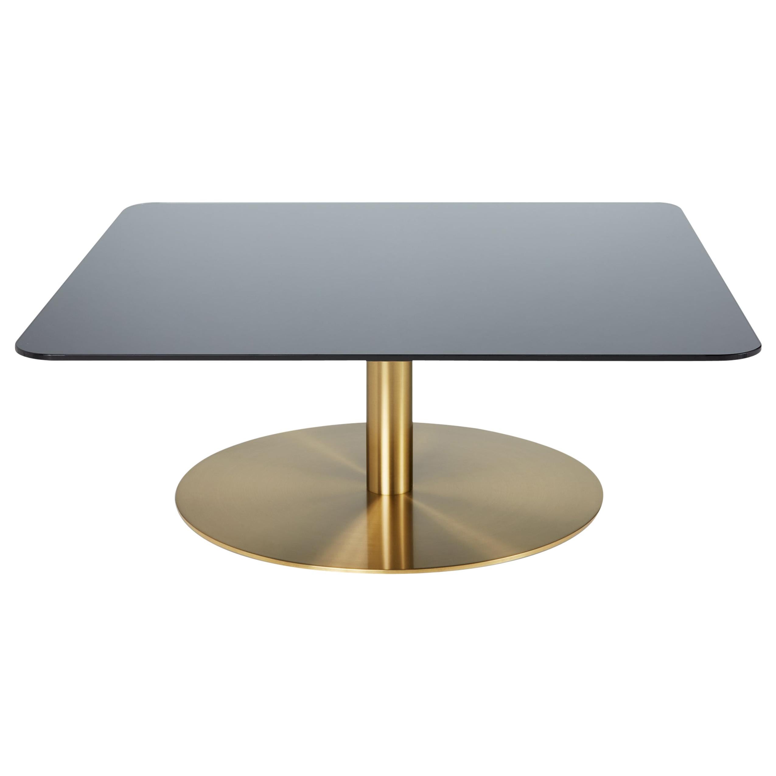Im Angebot: Quadratischer Flash Flash-Tisch von Tom Dixon, Gold (brass.jpg)
