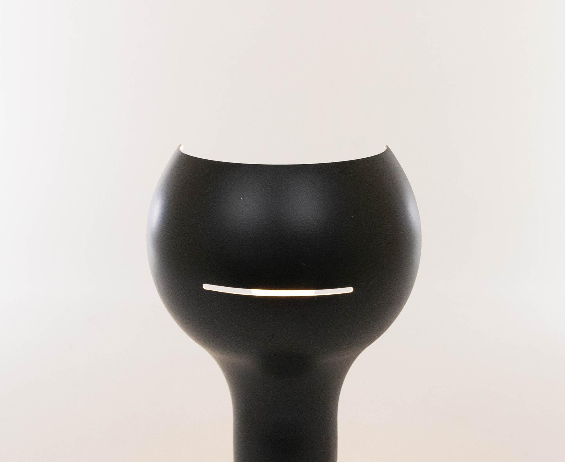 Flash Table Lamp Model 2207 by Joe Colombo for O-Luce, 1970s In Good Condition For Sale In Rotterdam, NL