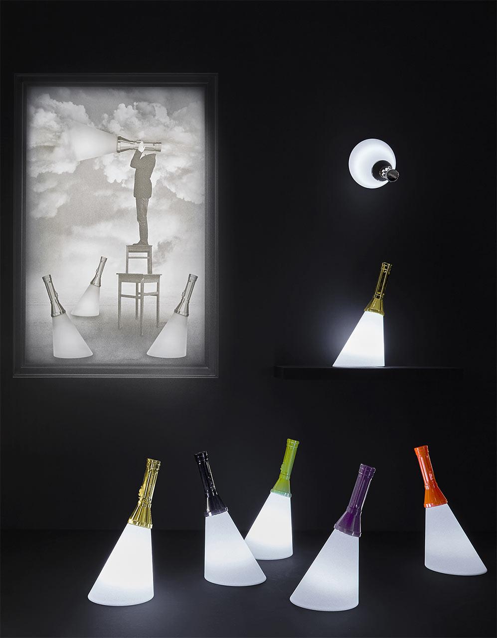 XXI secolo e contemporaneo Flash, lampada a batteria gialla e ambra con LED, design Studio A in vendita