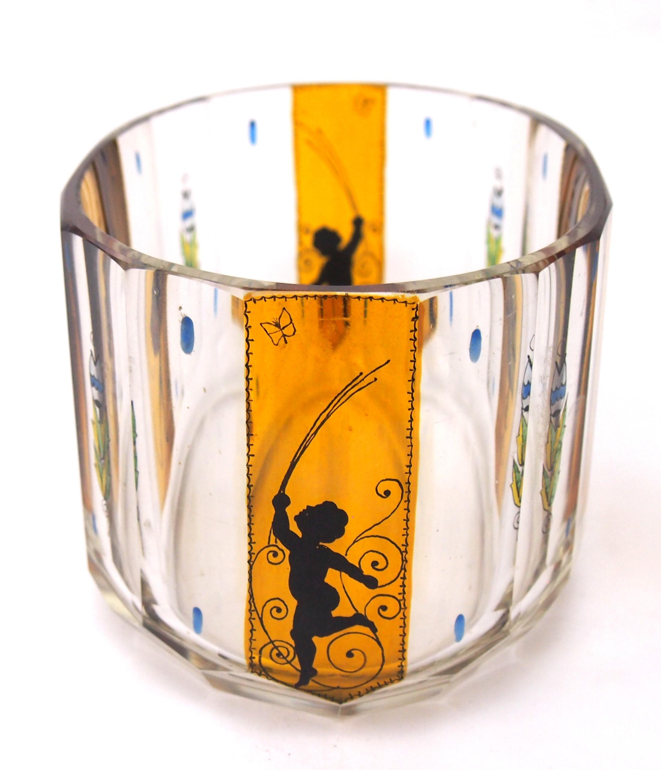 Art nouveau Vase en verre flammé et taillé avec danseuse de ballet de l'école de verrerie Fachschule Haida en vente