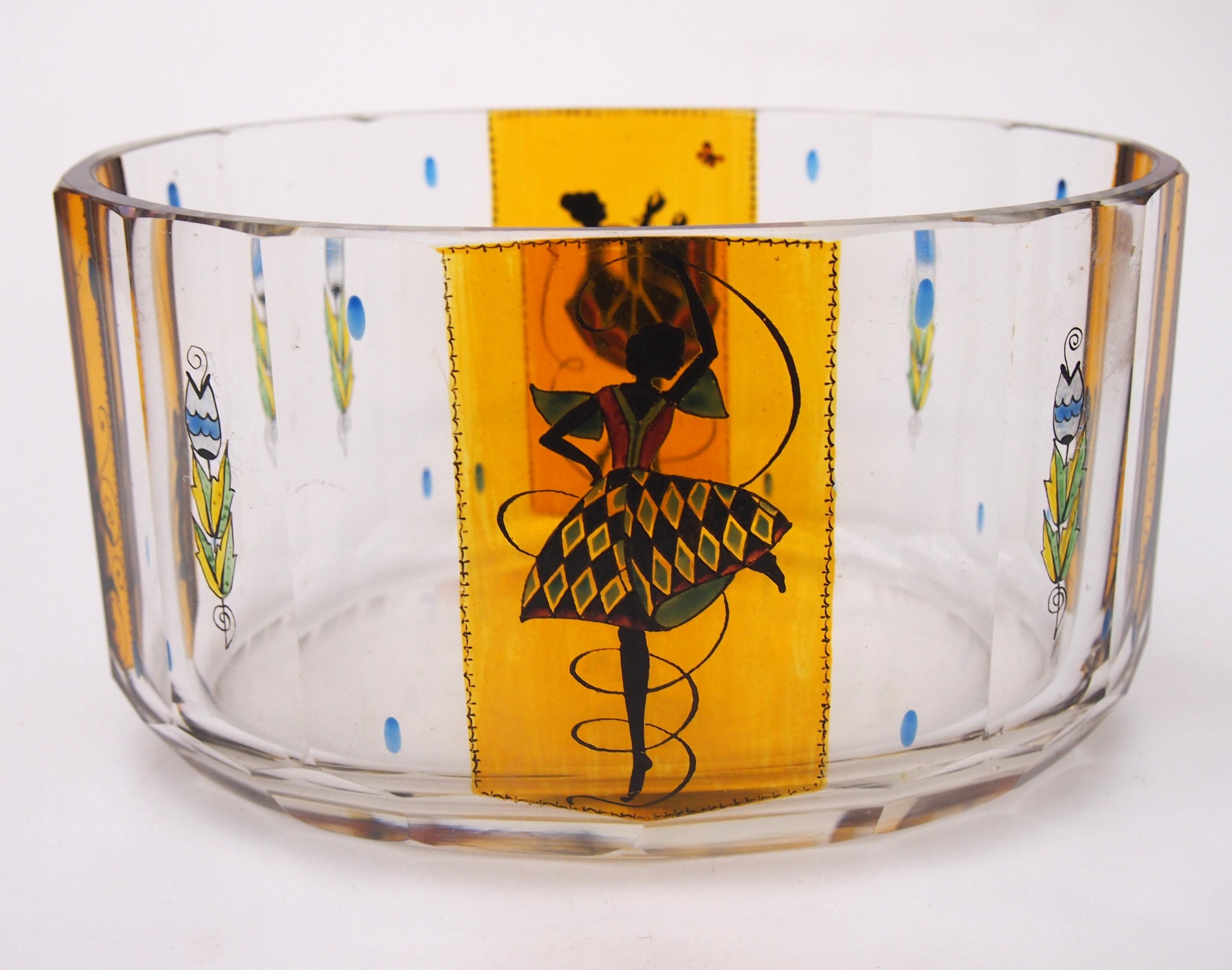 Tchèque Vase en verre flammé et taillé avec danseuse de ballet de l'école de verrerie Fachschule Haida en vente