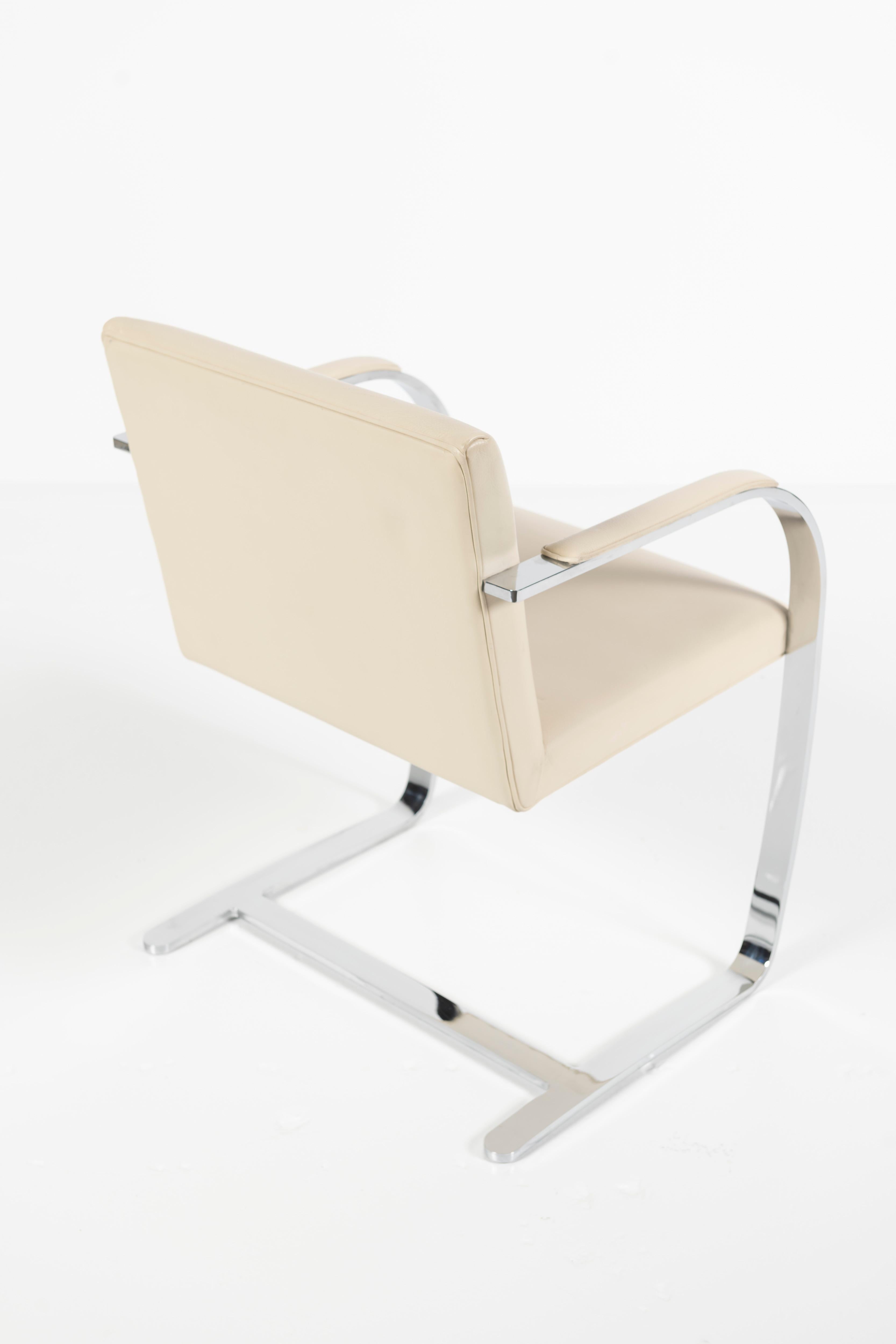 20th Century Flat Bar Armchair in Cream Leather and Chrome, in the style of Mies van der Rohe For Sale
