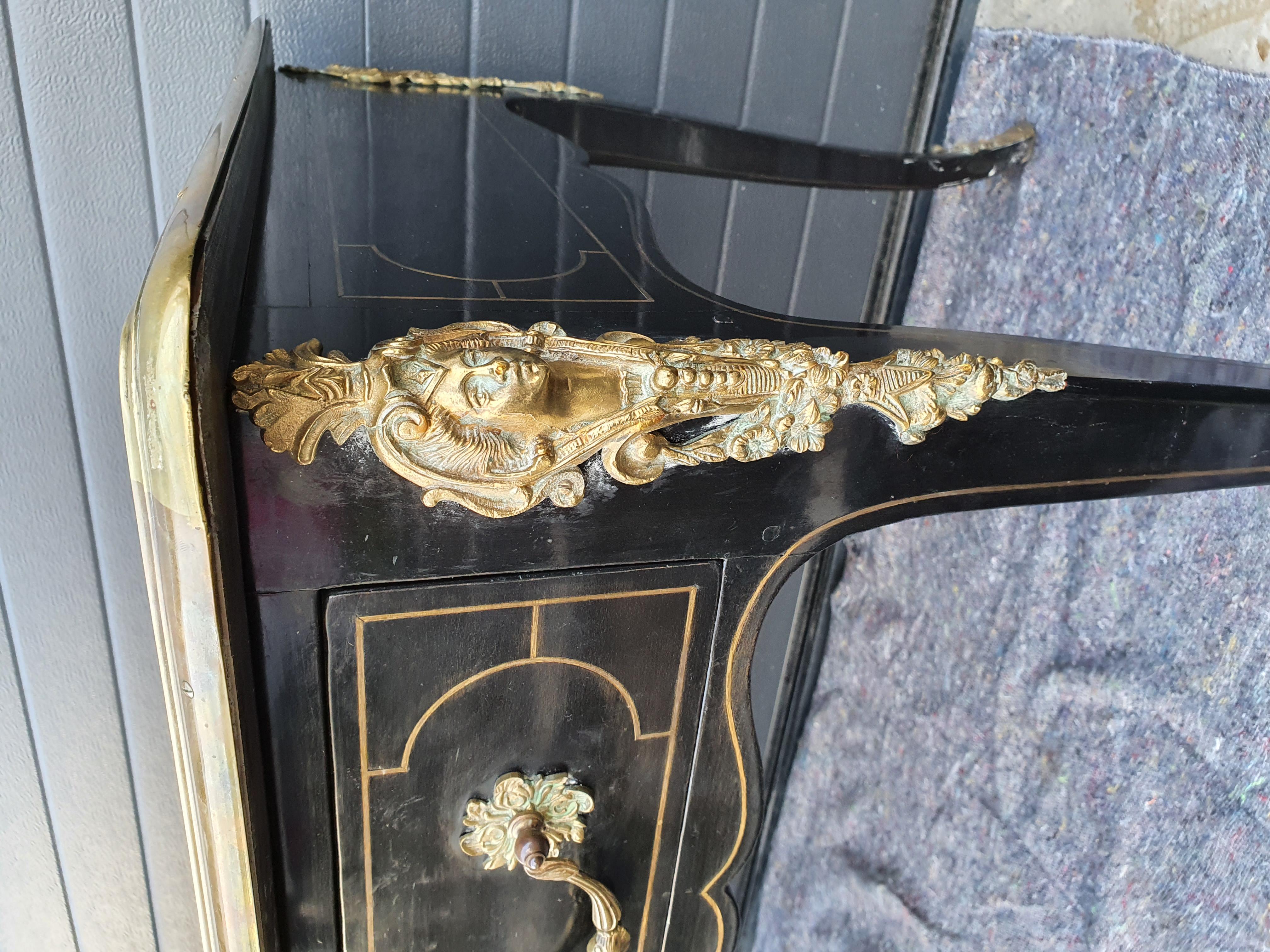 Bureau plat en bois noirci et bronze, Style Napoléon III, Maison Gouffé Excellent état - En vente à CRÉTEIL, FR