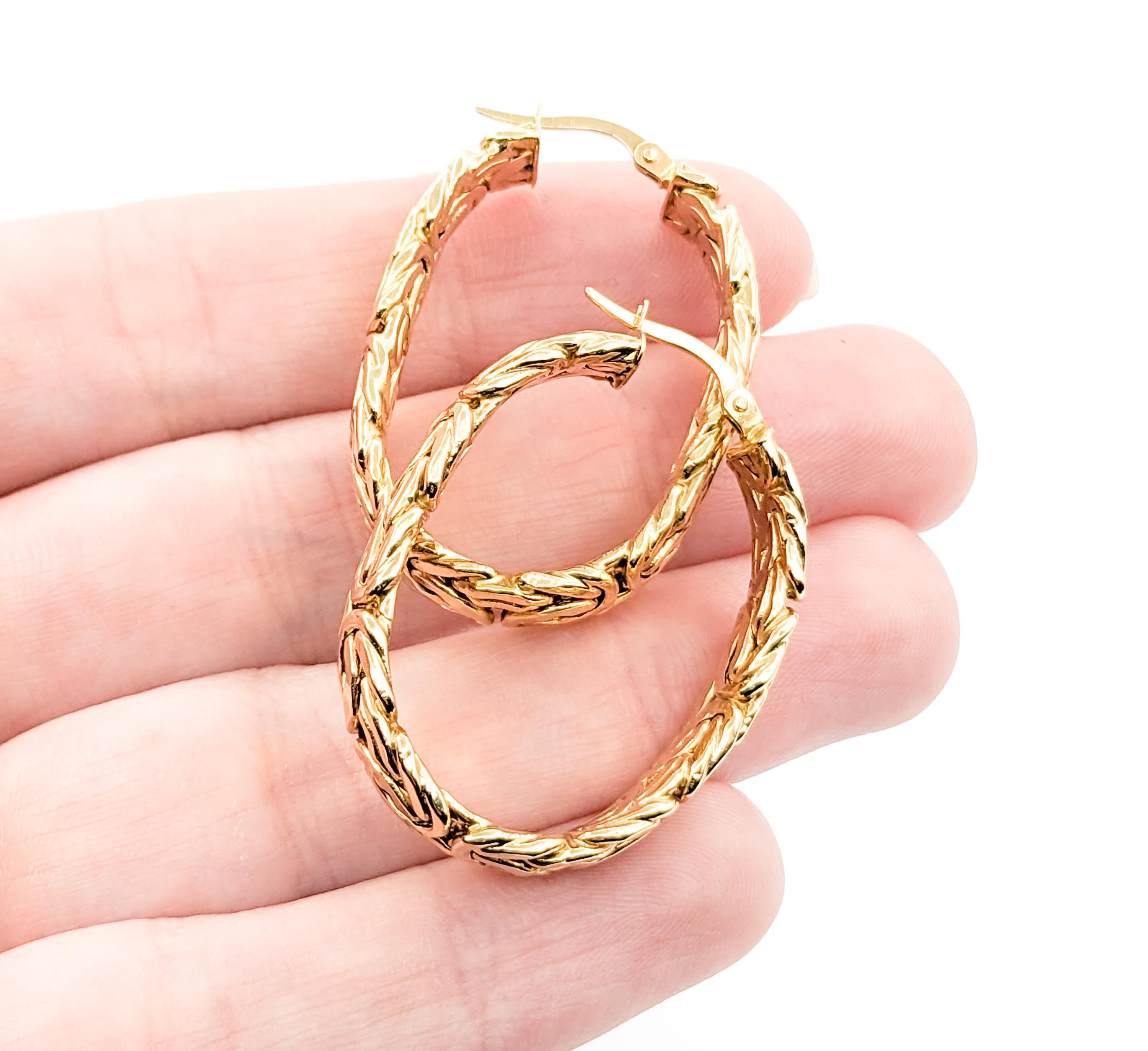 Flat Byzantine Hoop Earrings In Yellow Gold In Excellent Condition For Sale In Bloomington, MN